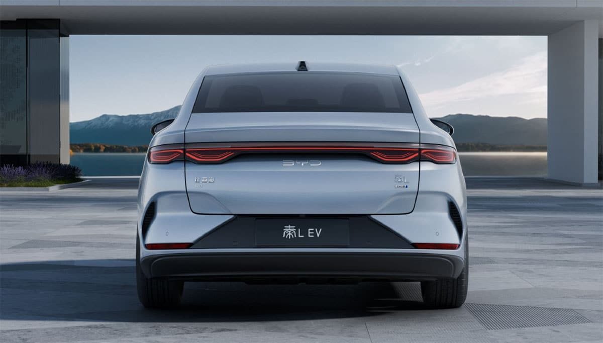 BYD Qin L EV 2024 — экстерьер, вид сзади, рынок china/reference