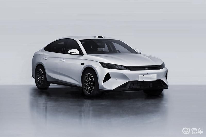 BYD Qin Plus Third Generation DM-i 2027 — главное фото модели, экстерьер, вид спереди 3/4, рынок China