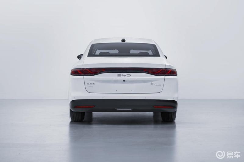BYD Qin Plus Third Generation DM-i 2027 — экстерьер, вид сзади, рынок China