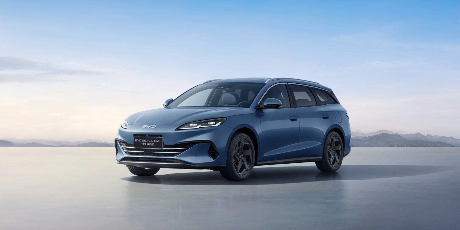 BYD Seal EV 2022 — главное фото модели, экстерьер, вид сбоку, рынок internal_mvp