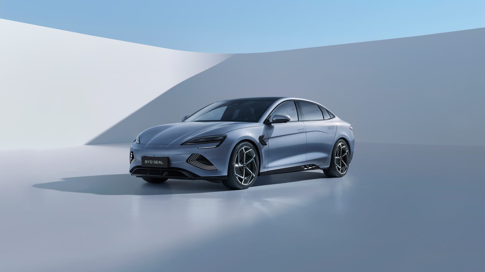 BYD Seal EV 2022 — экстерьер, вид сбоку