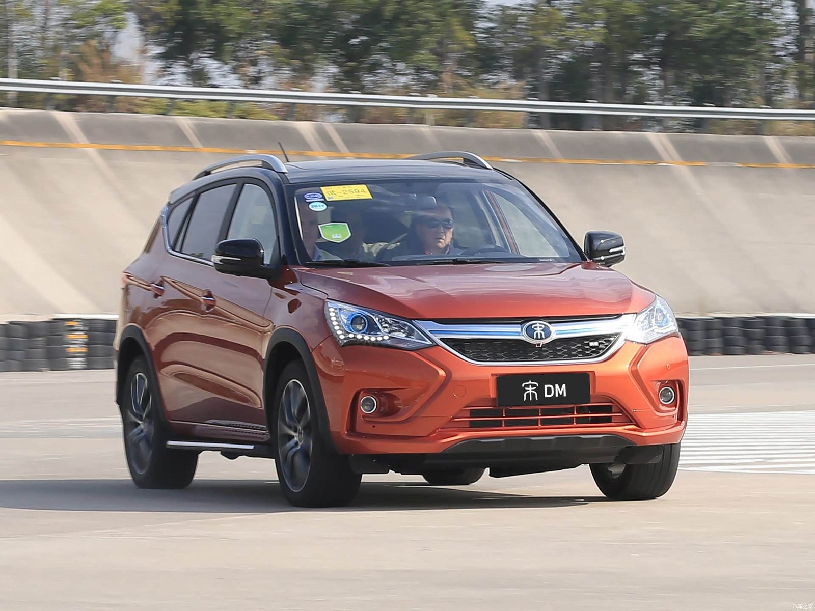 BYD Song First Generation Legacy Reference 2015 — экстерьер, вид сзади, рынок China archive exact-specification reference