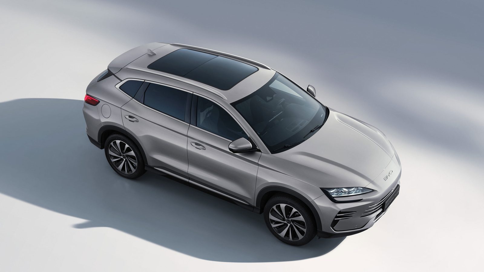 BYD Song Plus DM-i 2026 — главное фото модели, экстерьер, top front 3q, рынок export/regional