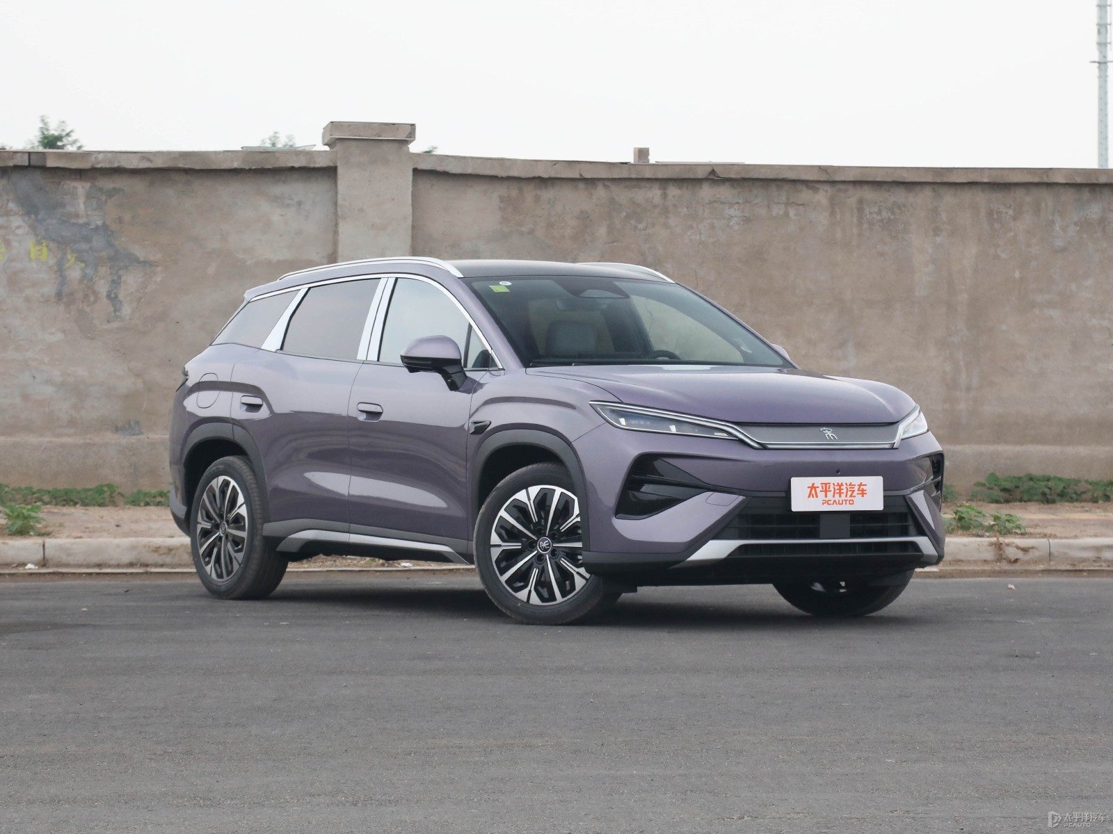 BYD Song Ultra DM-i 2026 — экстерьер, вид спереди 3/4, рынок China