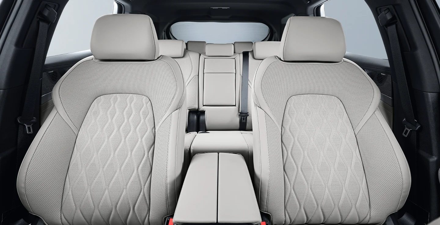 BYD Tang DM-i 2026 — интерьер, второй ряд сидений, рынок Philippines / China export visual reference