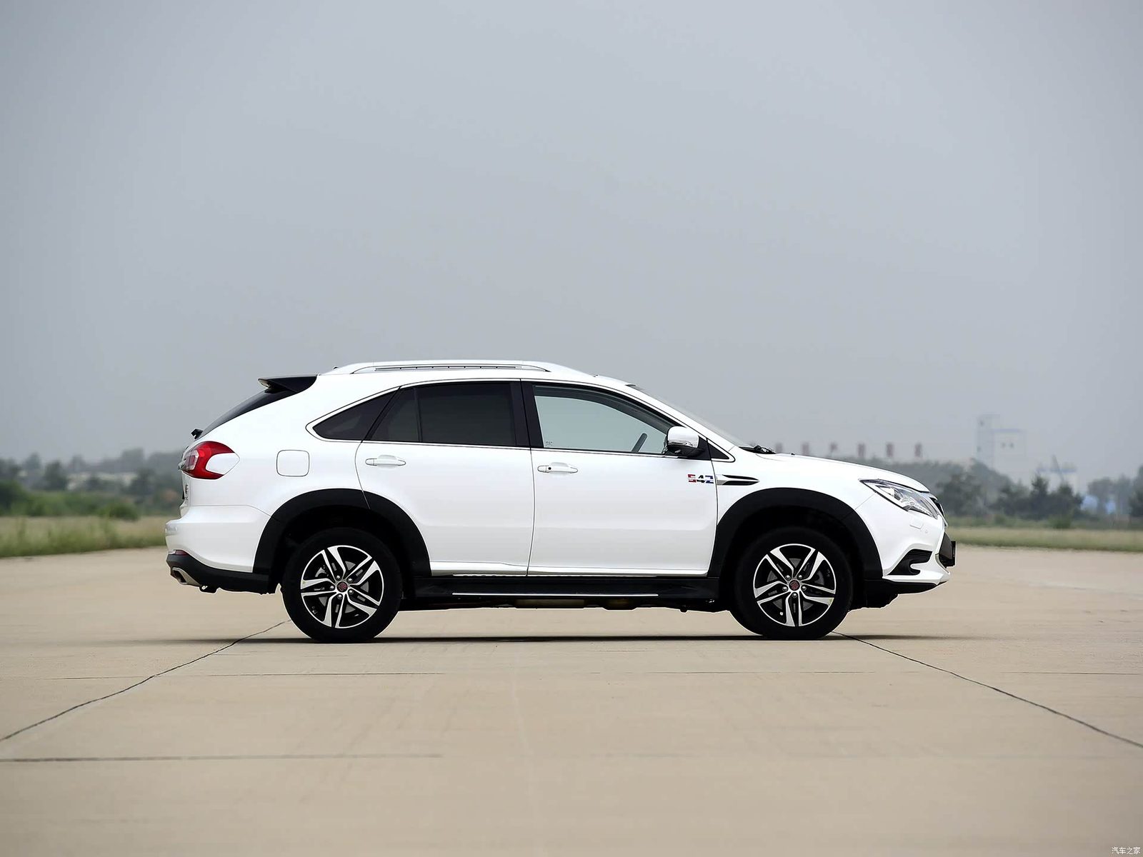 BYD Tang First Generation DM Reference 2015 — экстерьер, вид сбоку, рынок china