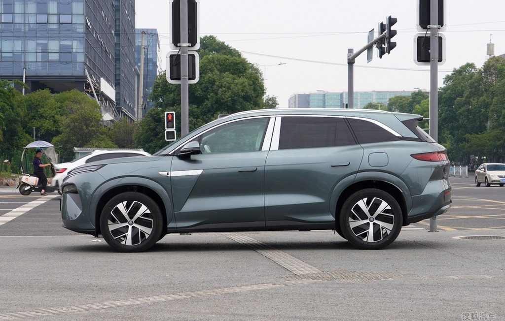 BYD Tang L DM-i / DM-p 2025 — экстерьер, вид сбоку, рынок China / import visual reference