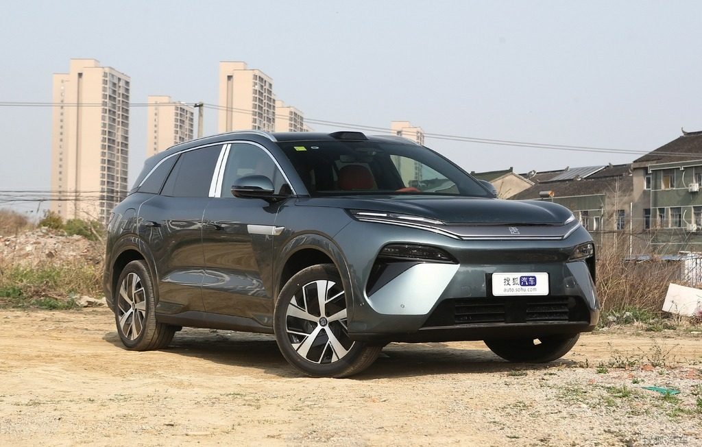 BYD Tang L EV 2025 — экстерьер, вид спереди 3/4, рынок China / import visual reference