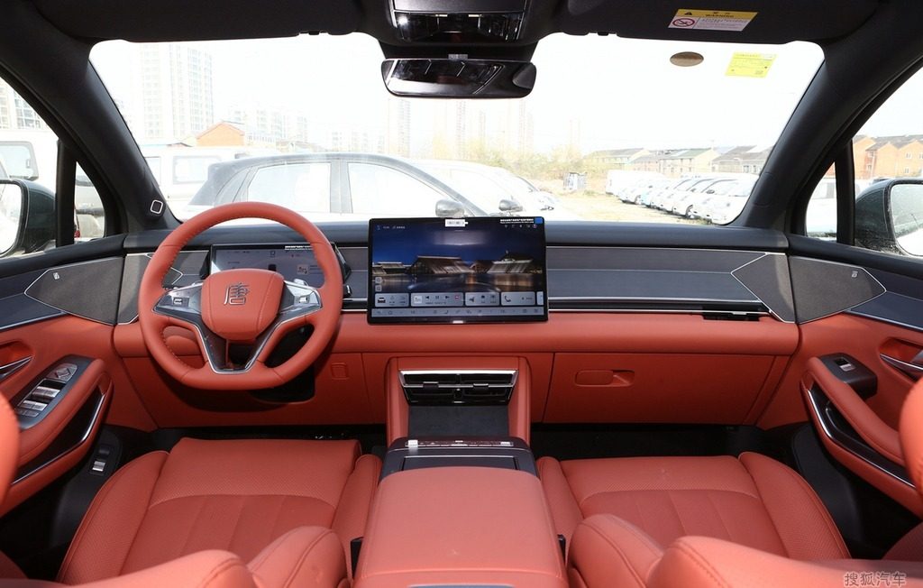 BYD Tang L EV 2025 — интерьер, передняя панель, рынок China / import visual reference