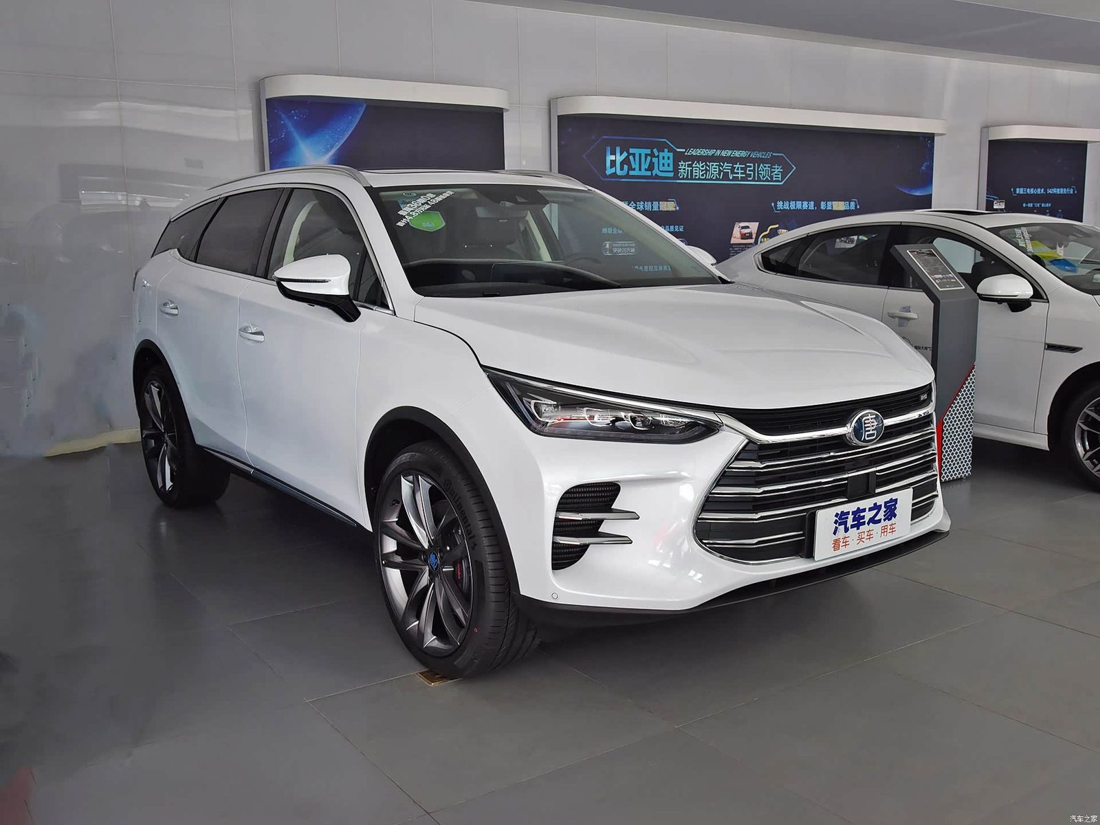 BYD Tang Second Generation Legacy Reference 2018 — экстерьер, вид спереди 3/4, рынок china