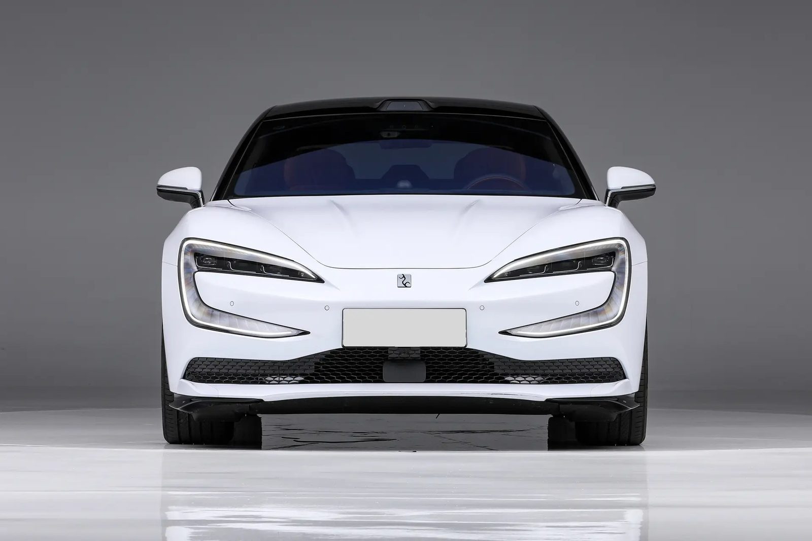 BYD Yangwang U7 PHEV 2025 — экстерьер, вид спереди, рынок internal_mvp