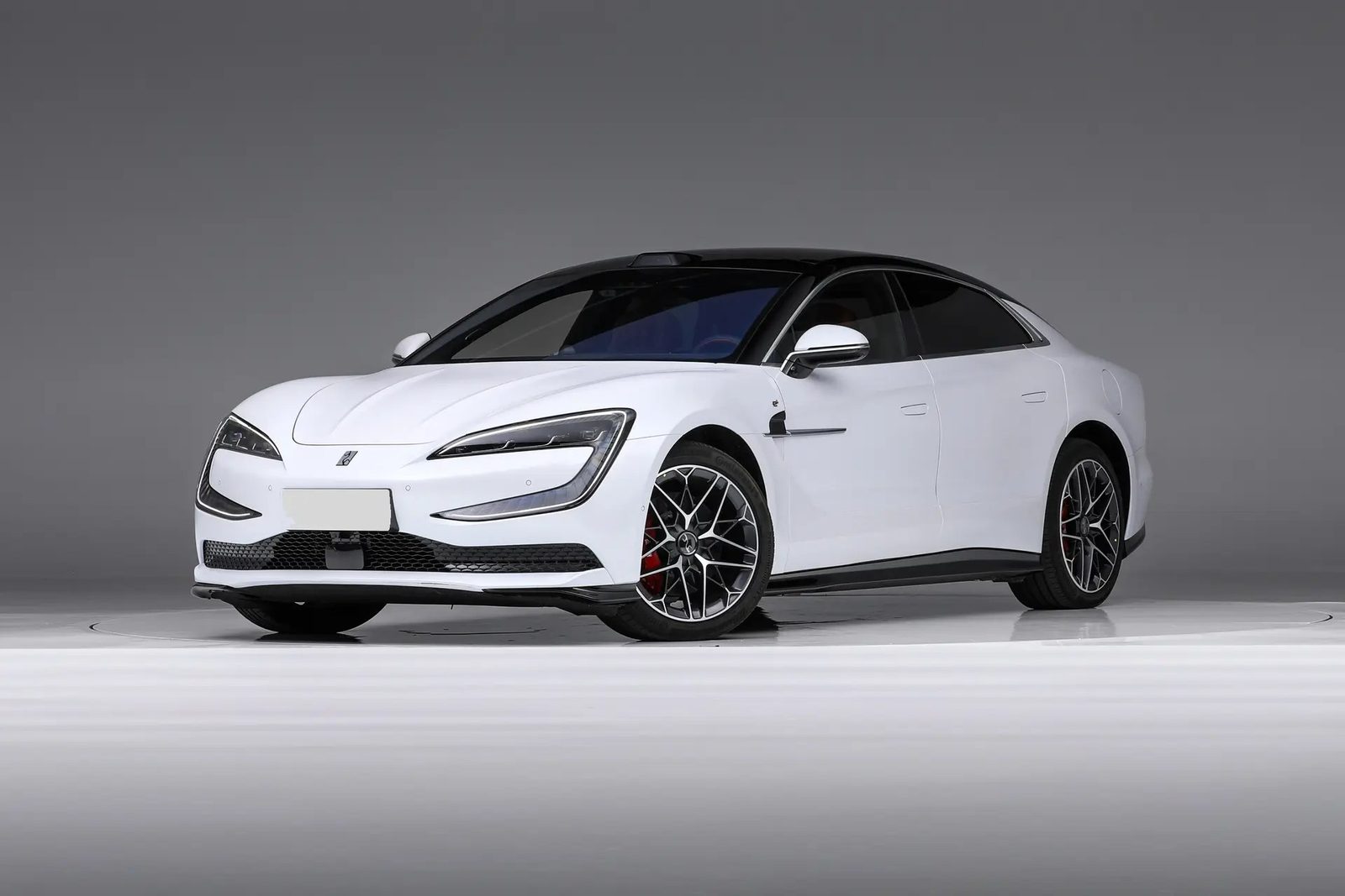 BYD Yangwang U7 PHEV 2025 — экстерьер, вид сбоку, рынок internal_mvp