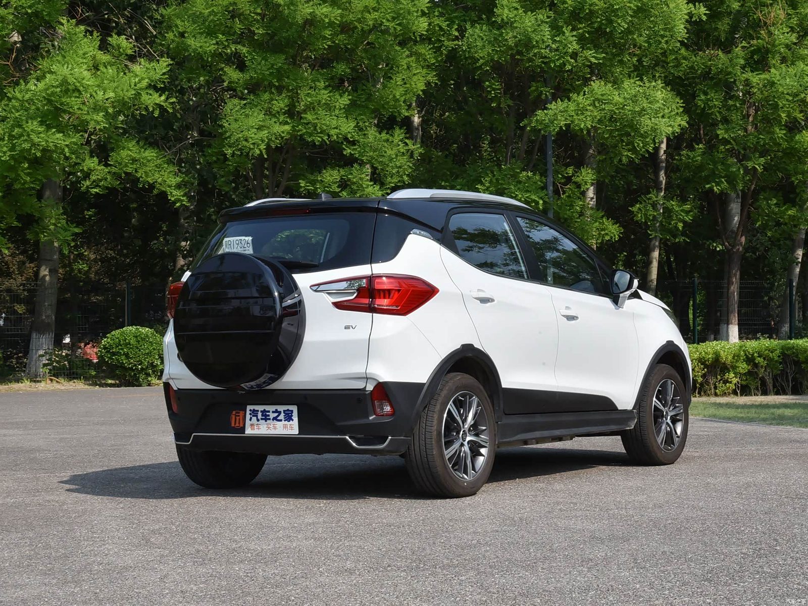 BYD Yuan First Generation Legacy Reference 2016 — экстерьер, rear 3q opposite, рынок China archive exact-specification reference