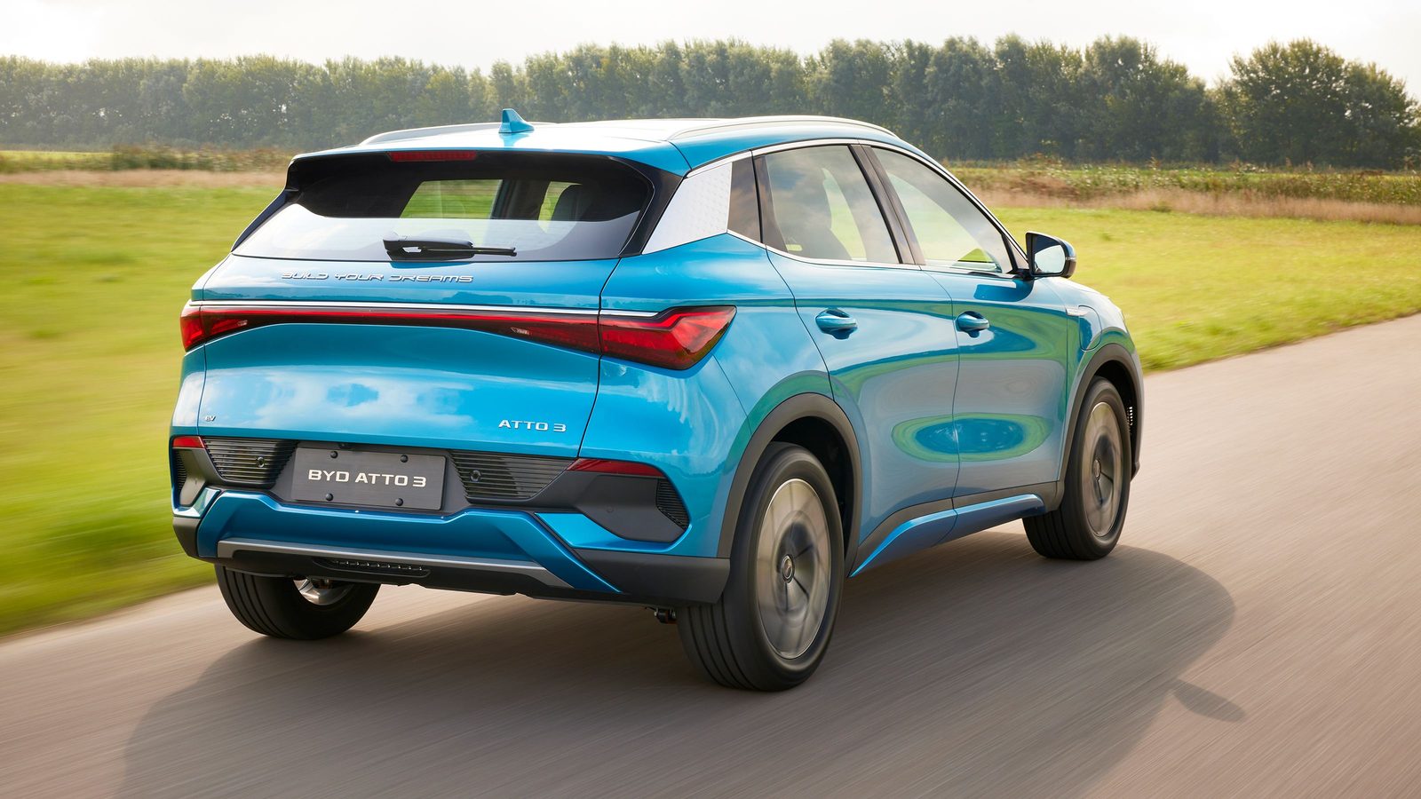 BYD Atto 3 Global First Generation 2022 — экстерьер, rear 3q motion, рынок global