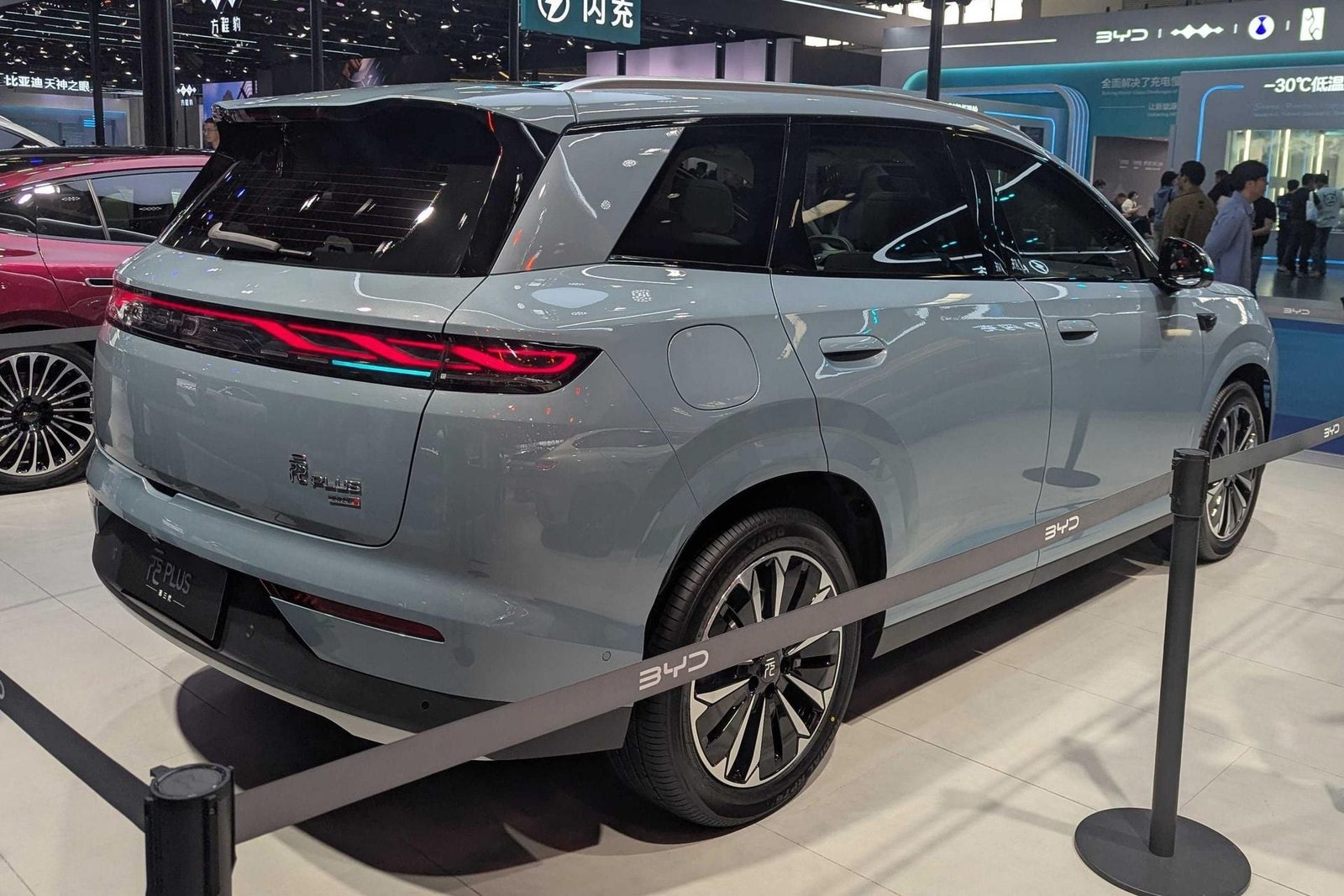 BYD Yuan Plus / Atto 3 Pre-Third-Generation Reference 2022 — главное фото модели, экстерьер, вид спереди 3/4, рынок internal_mvp