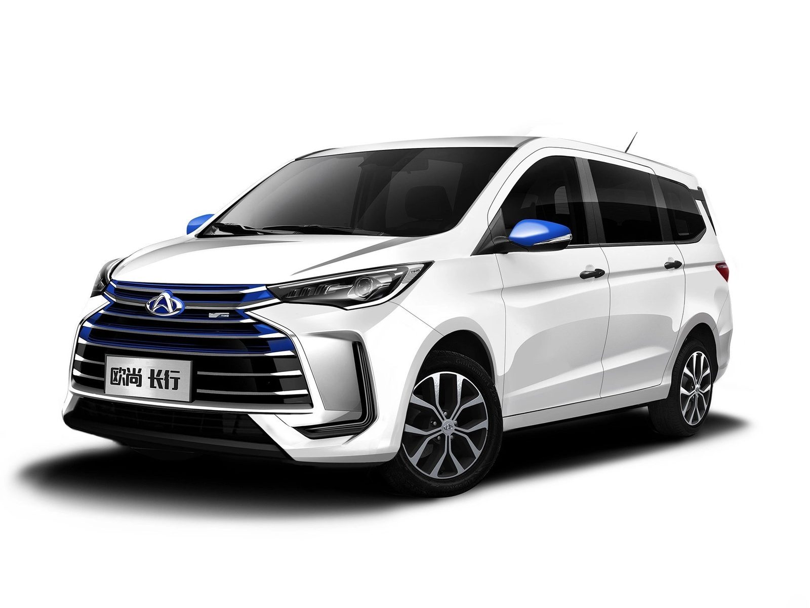 Changan Auchan A600 EV / Changxing EV 2019 — главное фото модели, экстерьер, вид спереди 3/4, рынок internal_mvp