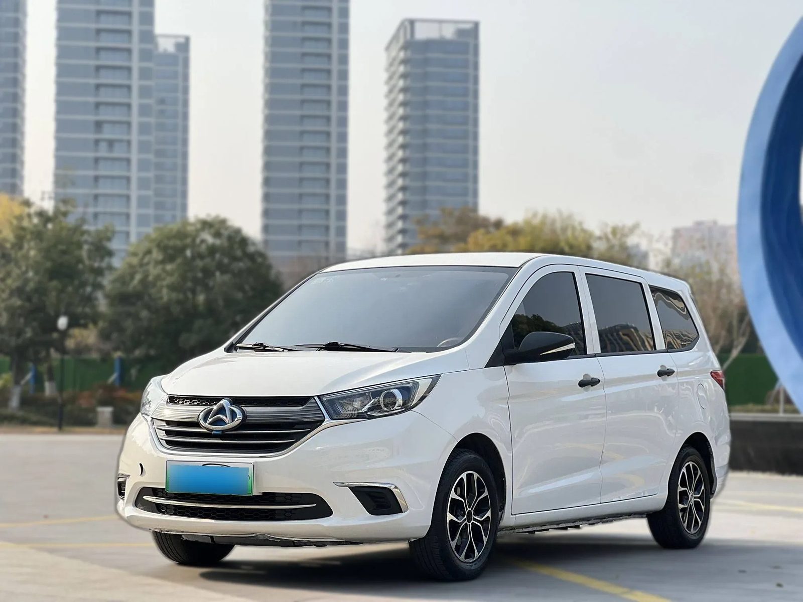 Changan Auchan A600 EV / Changxing EV 2019 — экстерьер, вид сбоку, рынок internal_mvp