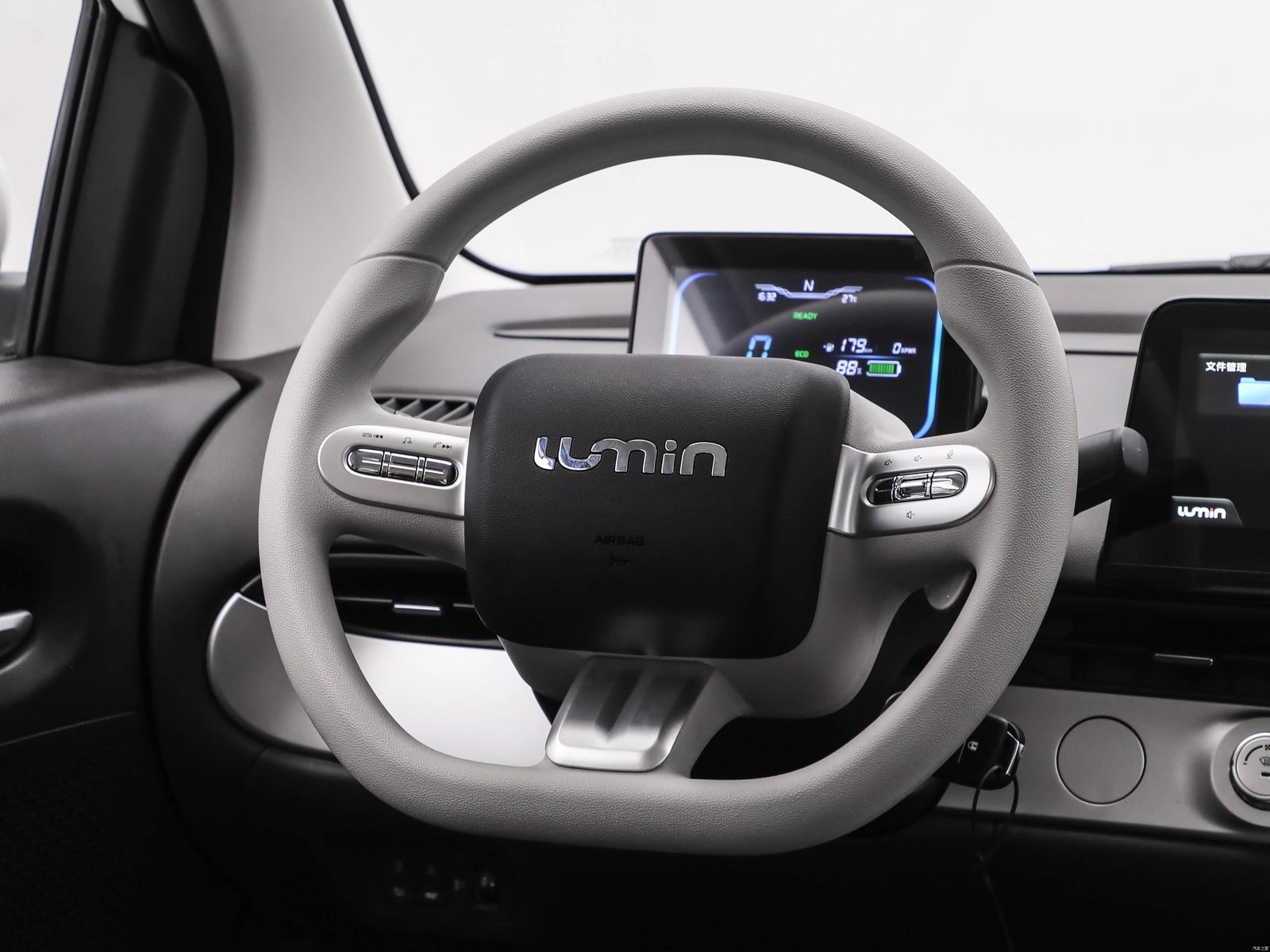 Changan Lumin EV 2026 — интерьер, steering wheel, рынок China