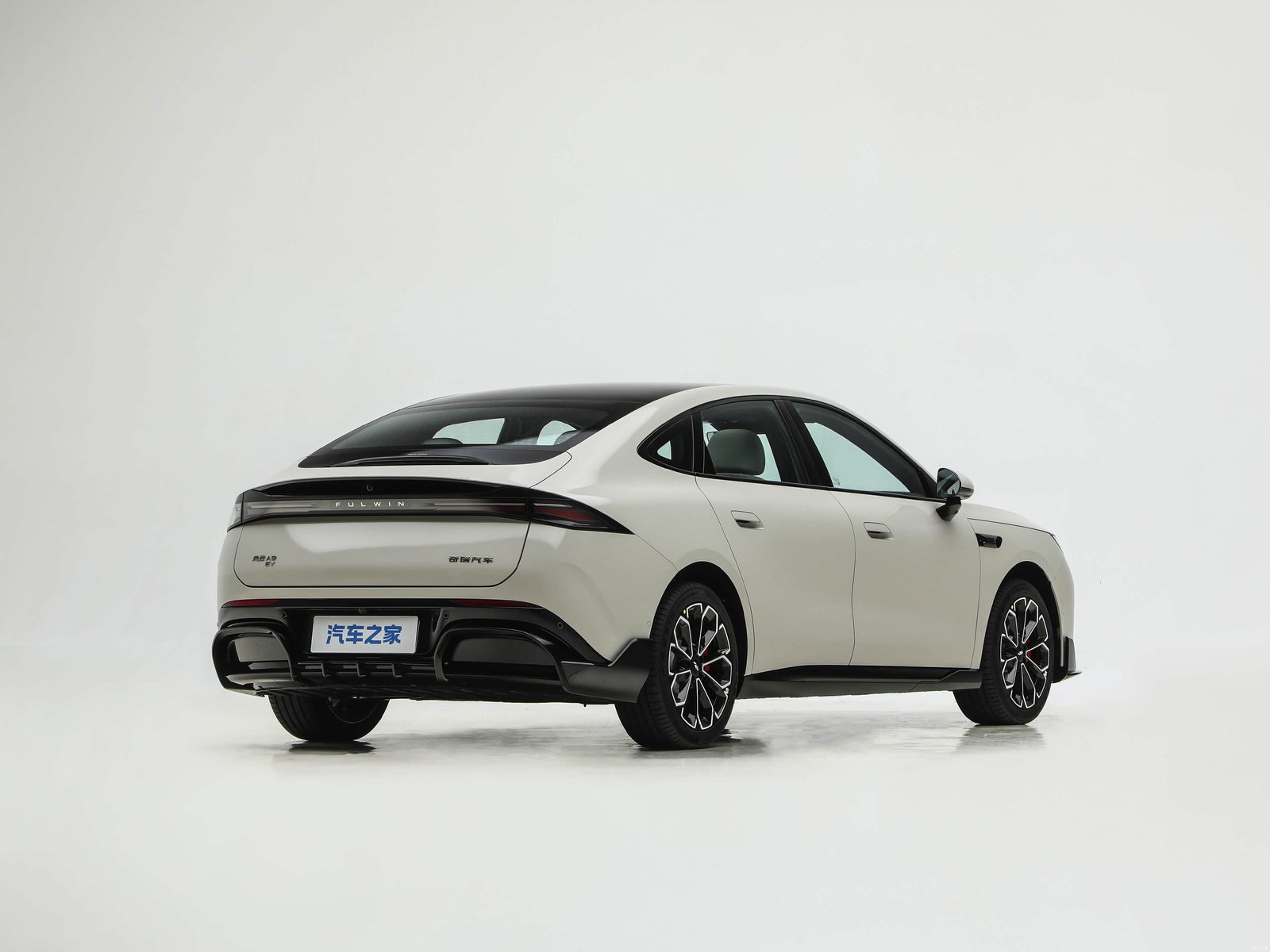 Chery Group Fulwin A9 BEV 2026 — экстерьер, вид сзади 3/4, рынок china