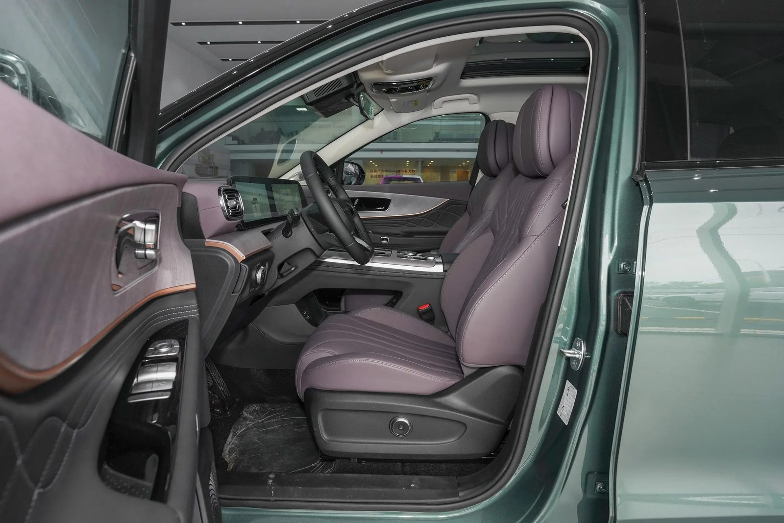 Chery Group Fulwin T10 C-DM 2025 — интерьер, второй ряд сидений, рынок internal_mvp