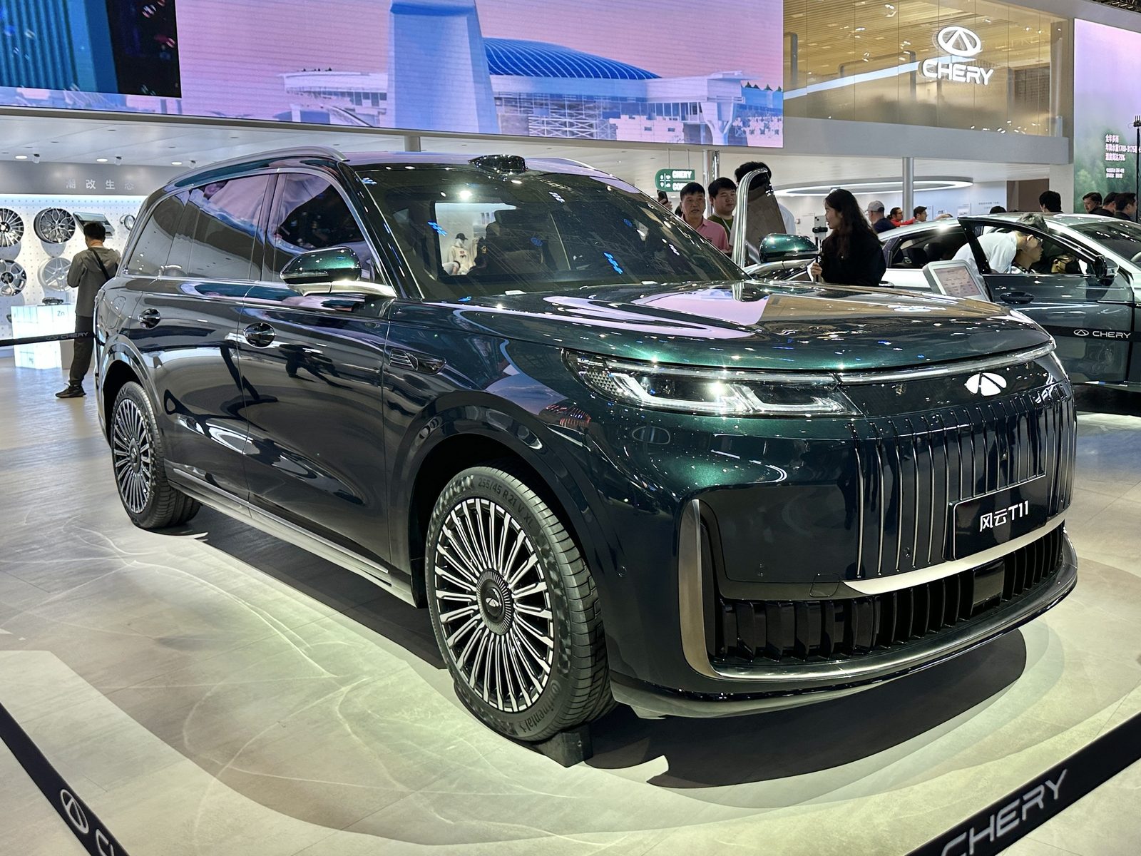 Chery Group Fulwin T11 EREV 2025 — экстерьер, вид спереди 3/4, рынок internal_mvp