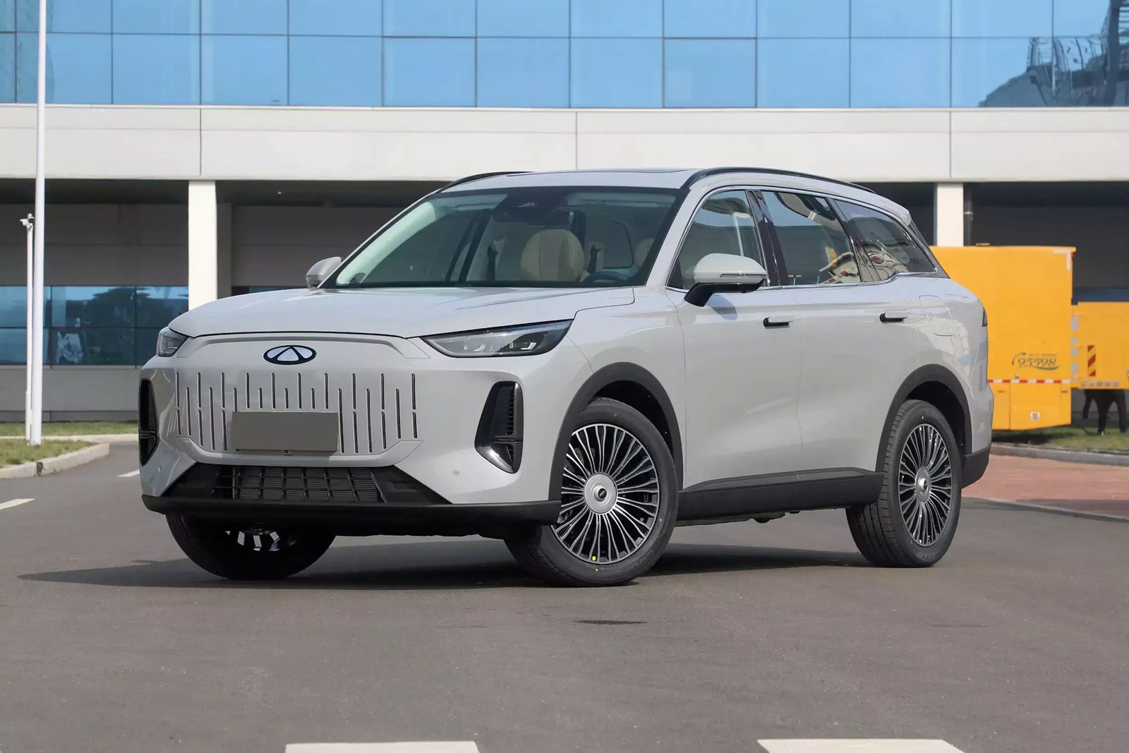Chery Group Fulwin T9 C-DM 2025 — экстерьер, вид спереди 3/4, рынок internal_mvp