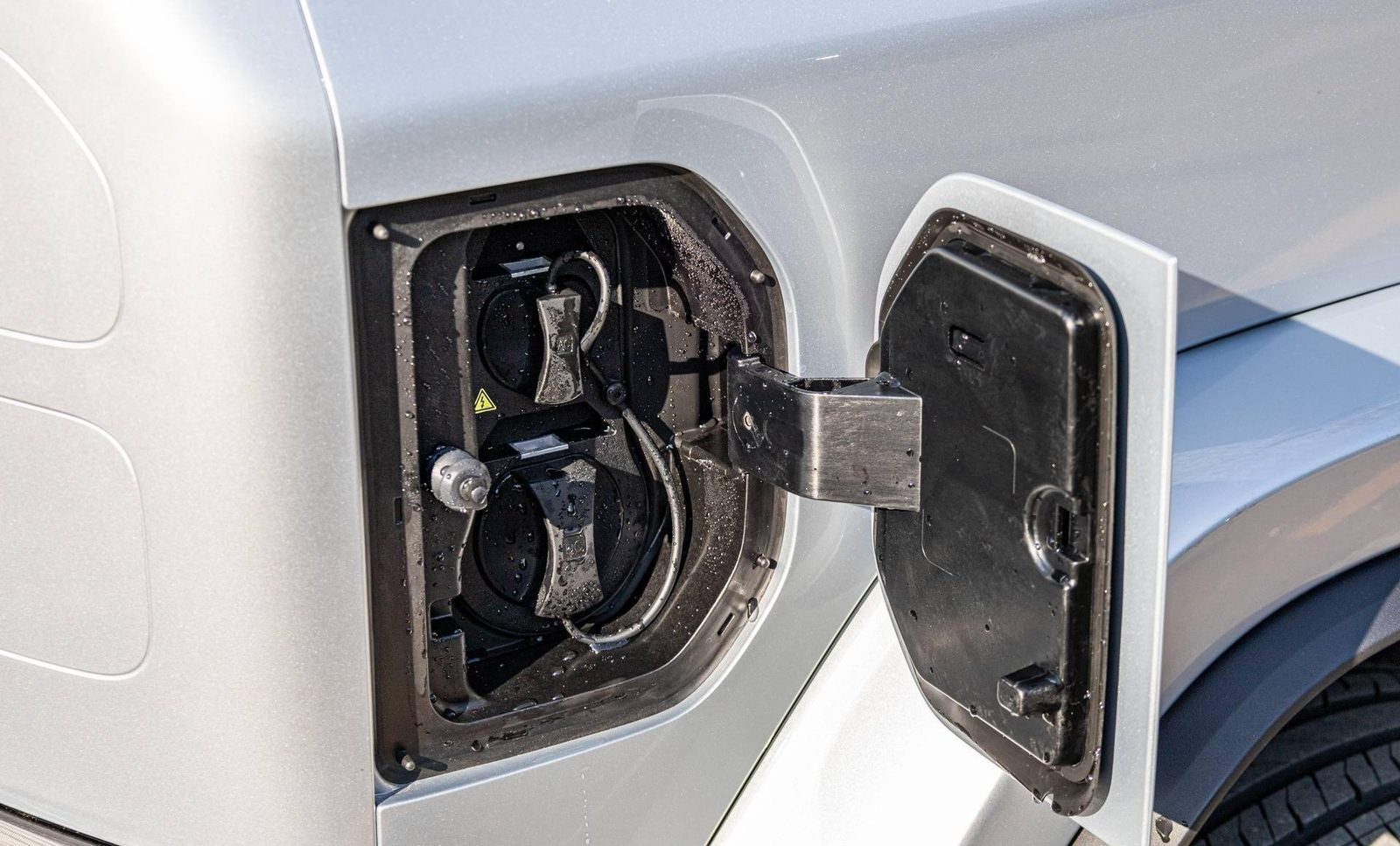 Chery Group iCar V23 2024 — экстерьер, charge port, рынок China/import