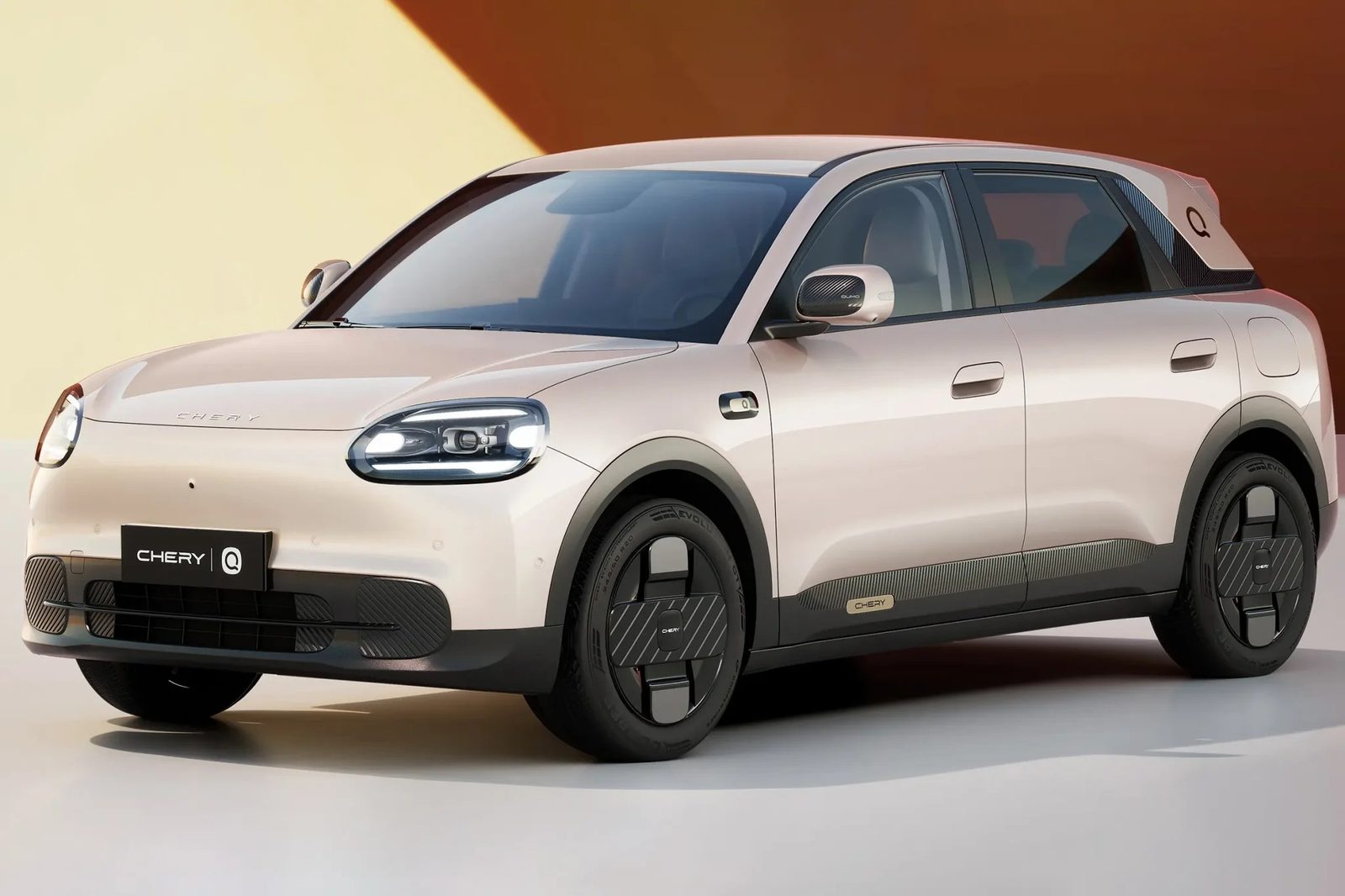 Chery Group QQ3 EV 2026 — главное фото модели, экстерьер, вид спереди 3/4, рынок internal_mvp
