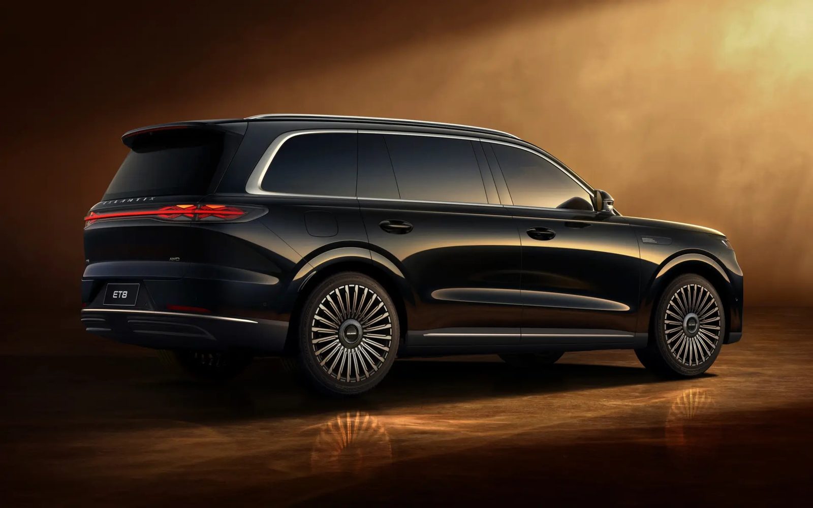 Chery Group ESTEO Exlantix ET8 2026 — экстерьер, rear three quarter black studio, рынок Russia announced/watchlist