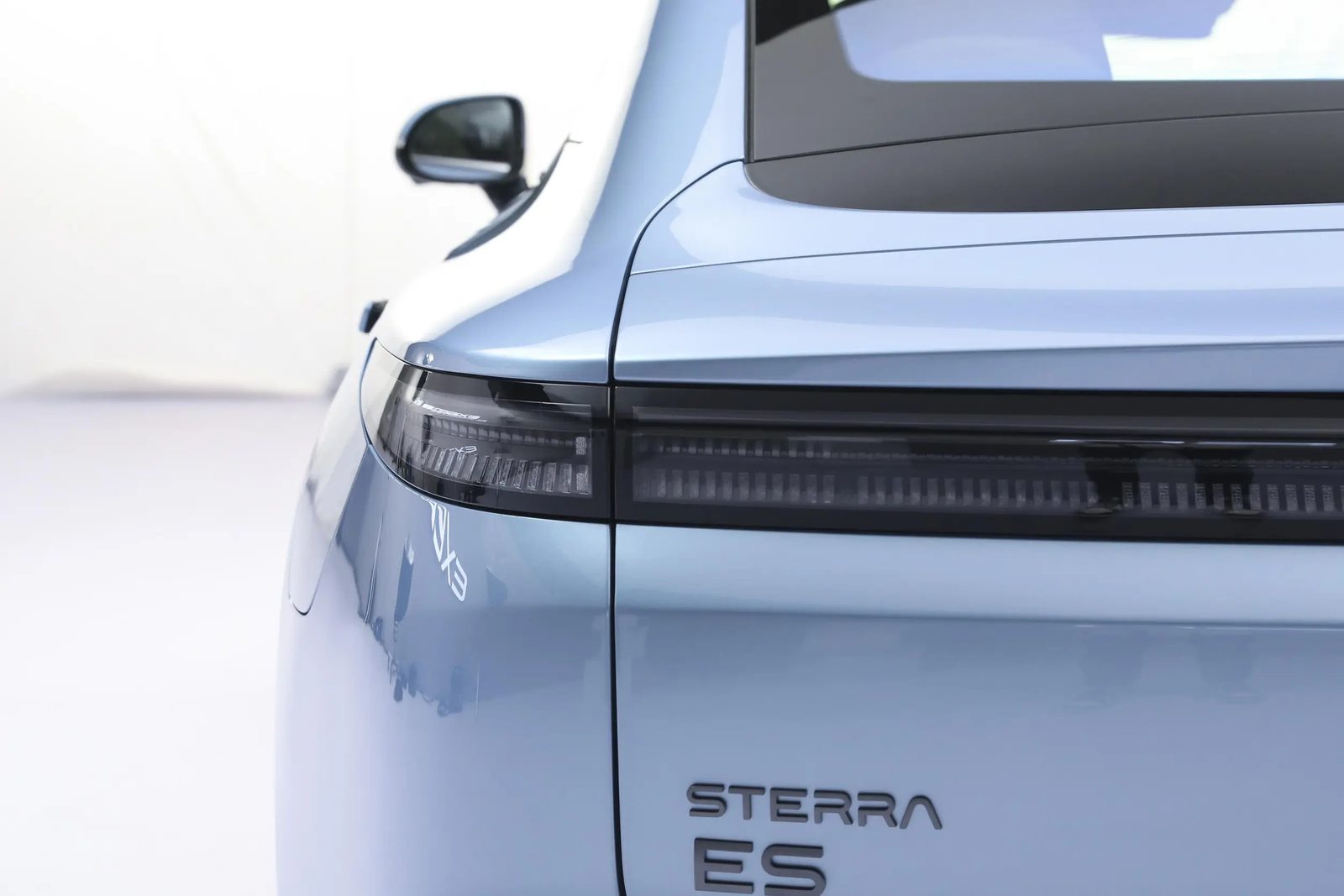 Chery Group Exeed Exlantix ES / Sterra ES EV 2023 — экстерьер, rear light detail, рынок China model-line reference