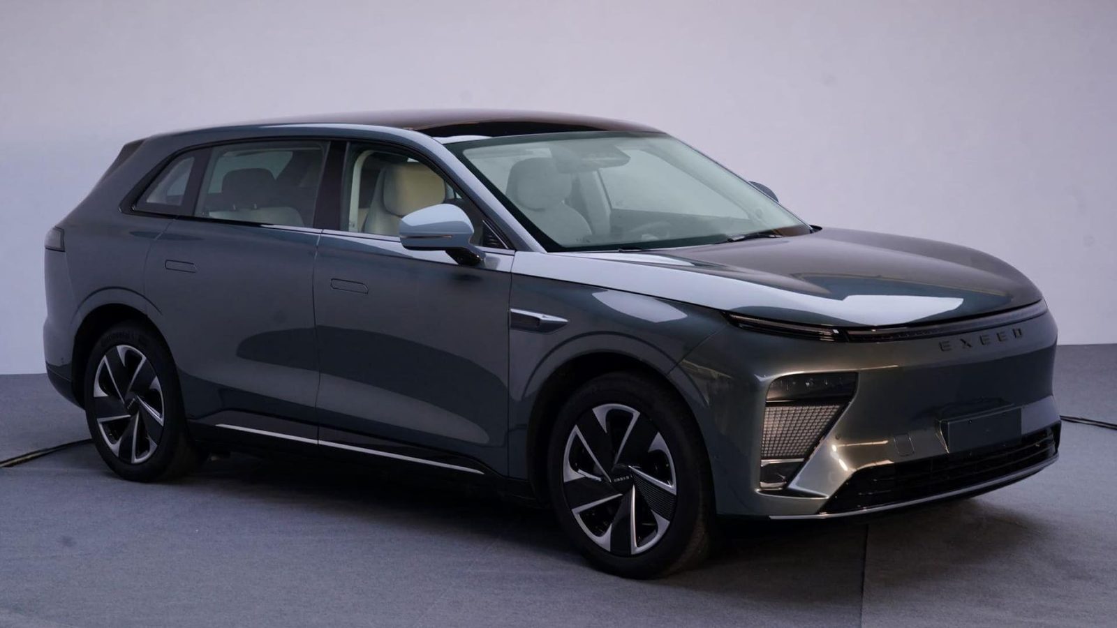 Chery Group Exeed Exlantix ES / Sterra ES EREV 2023 — экстерьер, вид сбоку, рынок internal_mvp