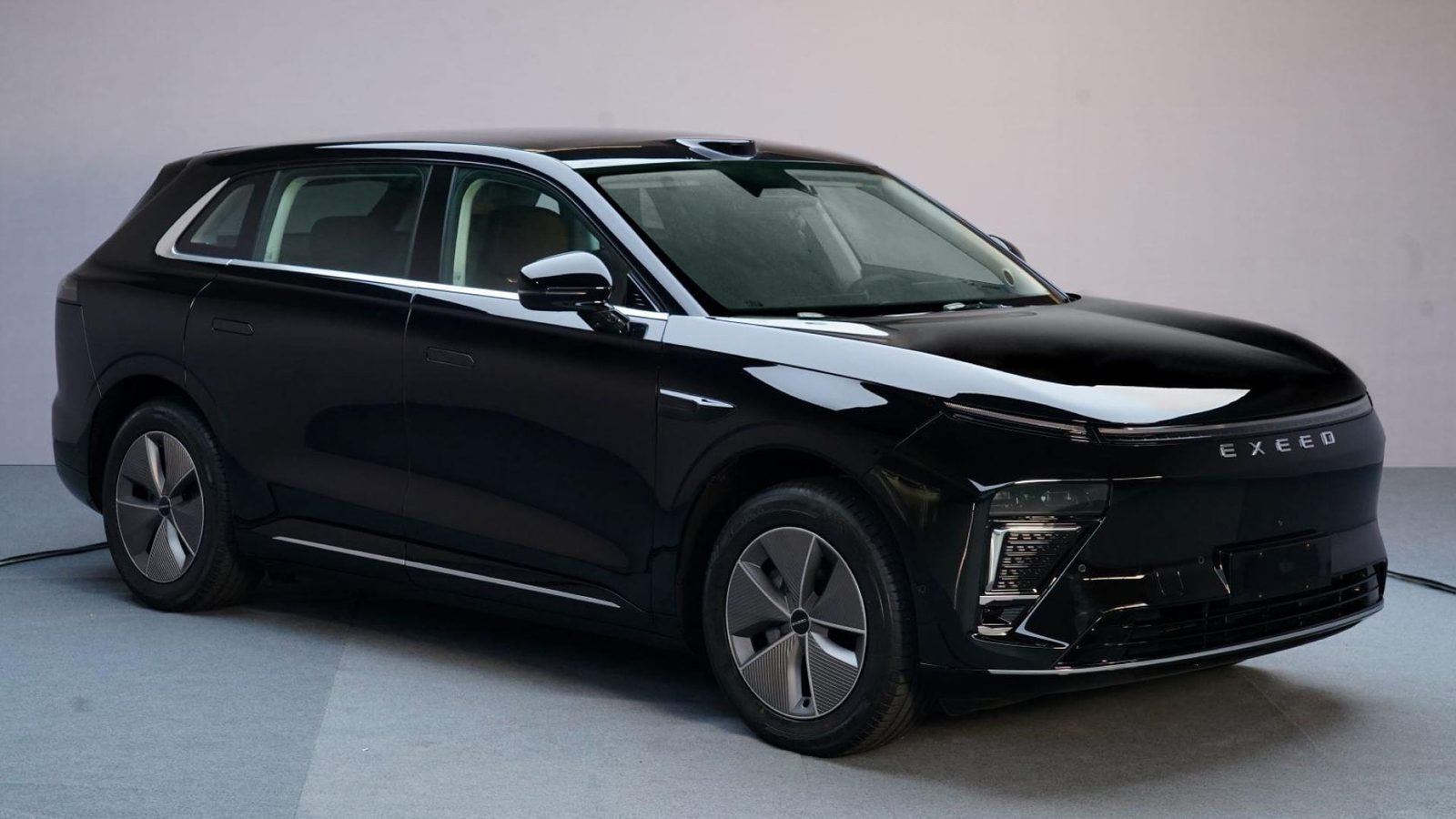 Chery Group Exeed Exlantix ET / Sterra ET EREV 2025 — экстерьер, вид сбоку, рынок internal_mvp
