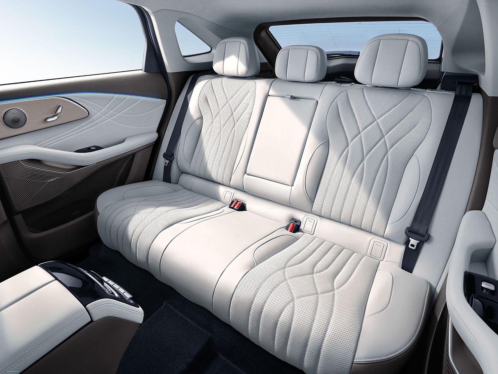 Chery Group Exeed RX C-DM 2026 — главное фото модели, интерьер, передняя панель, рынок internal_mvp