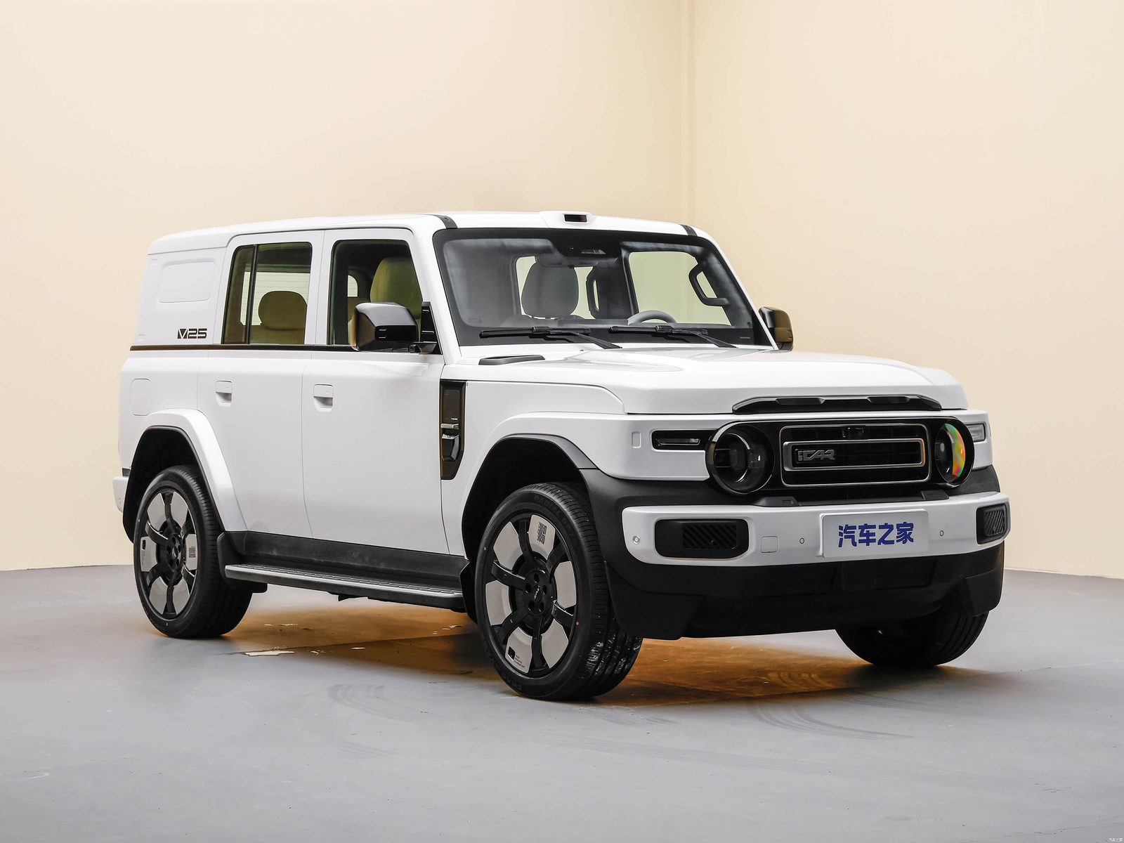 Chery Group iCAR V25 EREV 2026 — экстерьер, front three quarter opposite, рынок China
