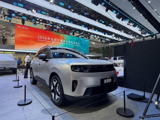 Chery Group Jetour Huanyouzhe EV 2026 — экстерьер, front three quarter show wide, рынок China 2026 pre-sale auto-show reference