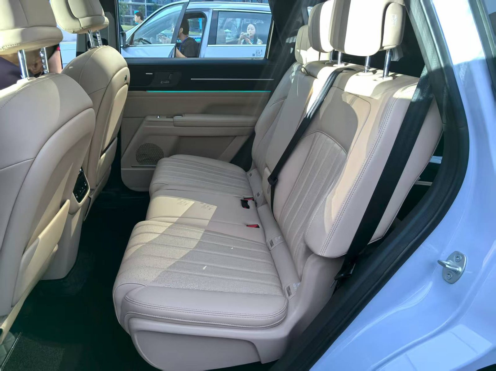Chery Group Jetour Shanhai L7 2026 — интерьер, второй ряд сидений, рынок internal_mvp