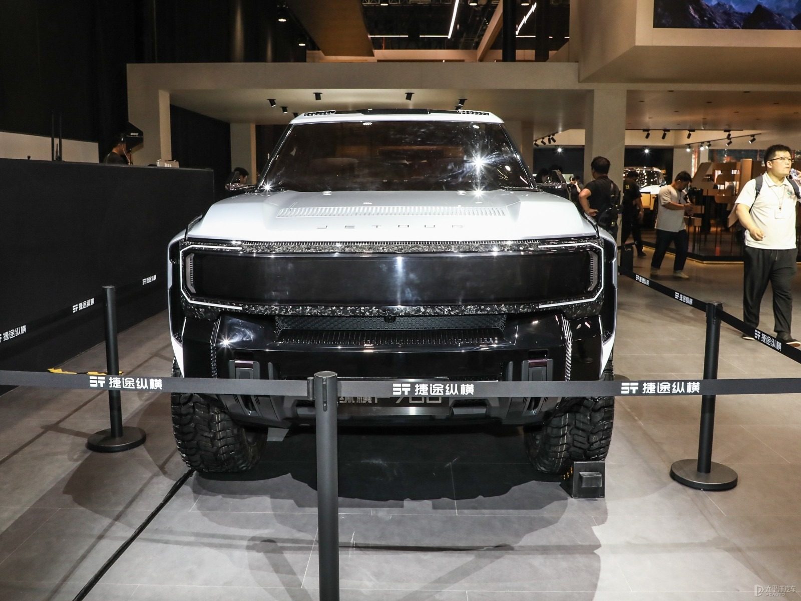 Chery Group Jetour Zongheng F700 PHEV 2026 — экстерьер, front view show floor, рынок China announced/reference