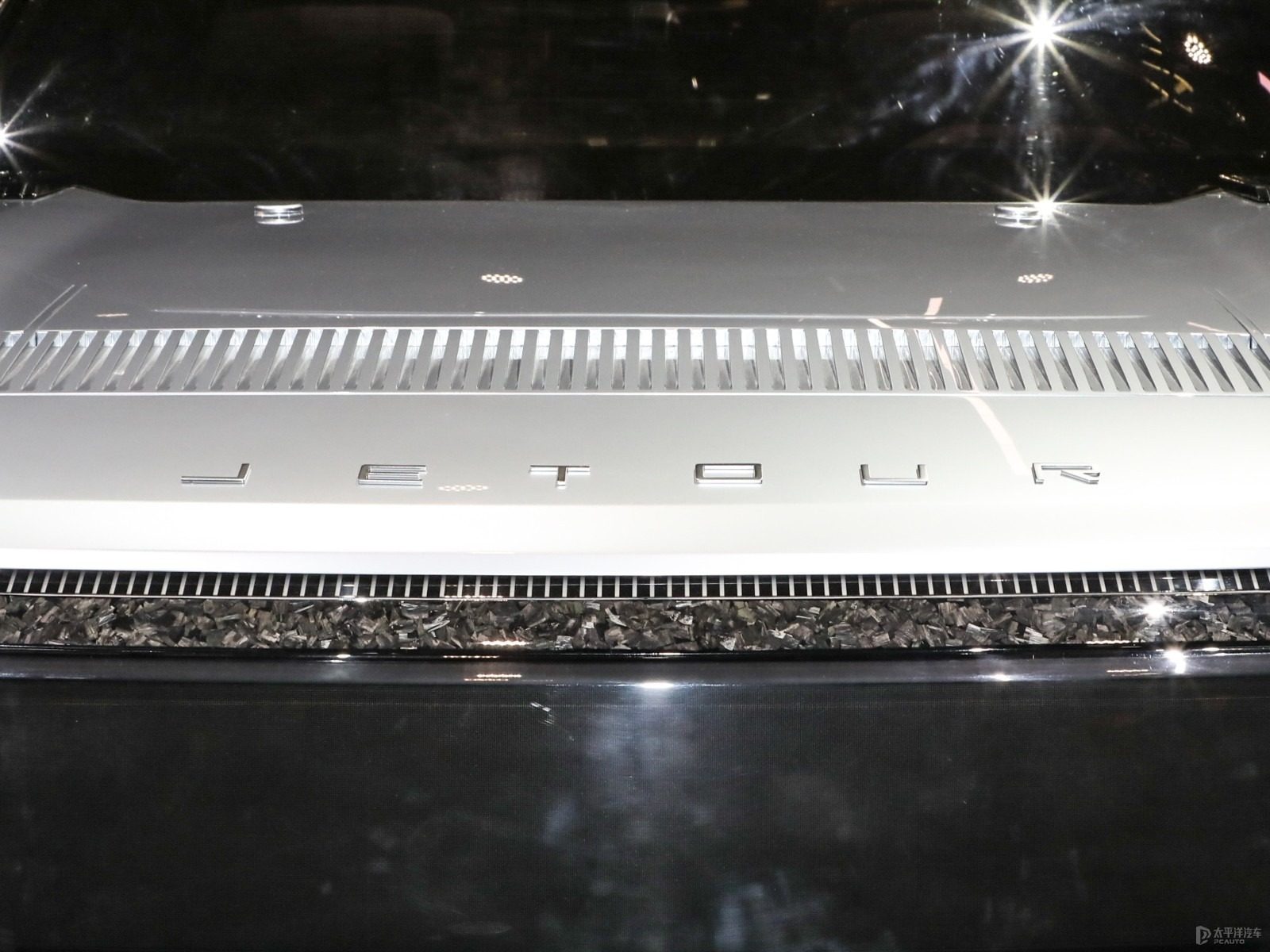 Chery Group Jetour Zongheng F700 PHEV 2026 — экстерьер, hood detail show floor, рынок China announced/reference