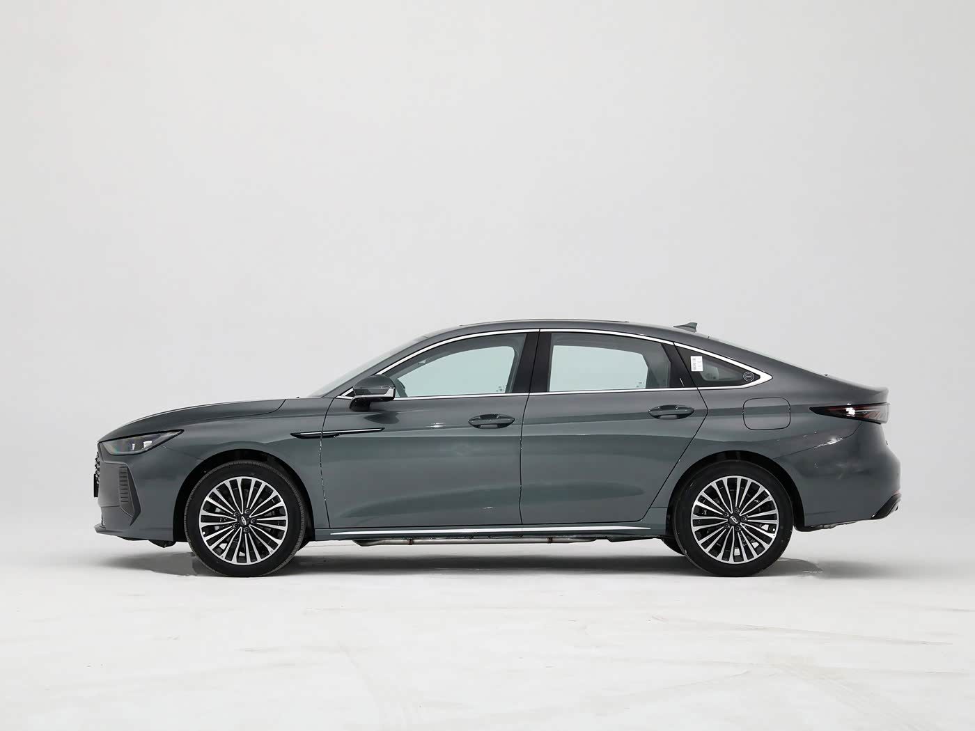 Chery Group Fulwin A8L C-DM 2024 — экстерьер, side profile, рынок China retail