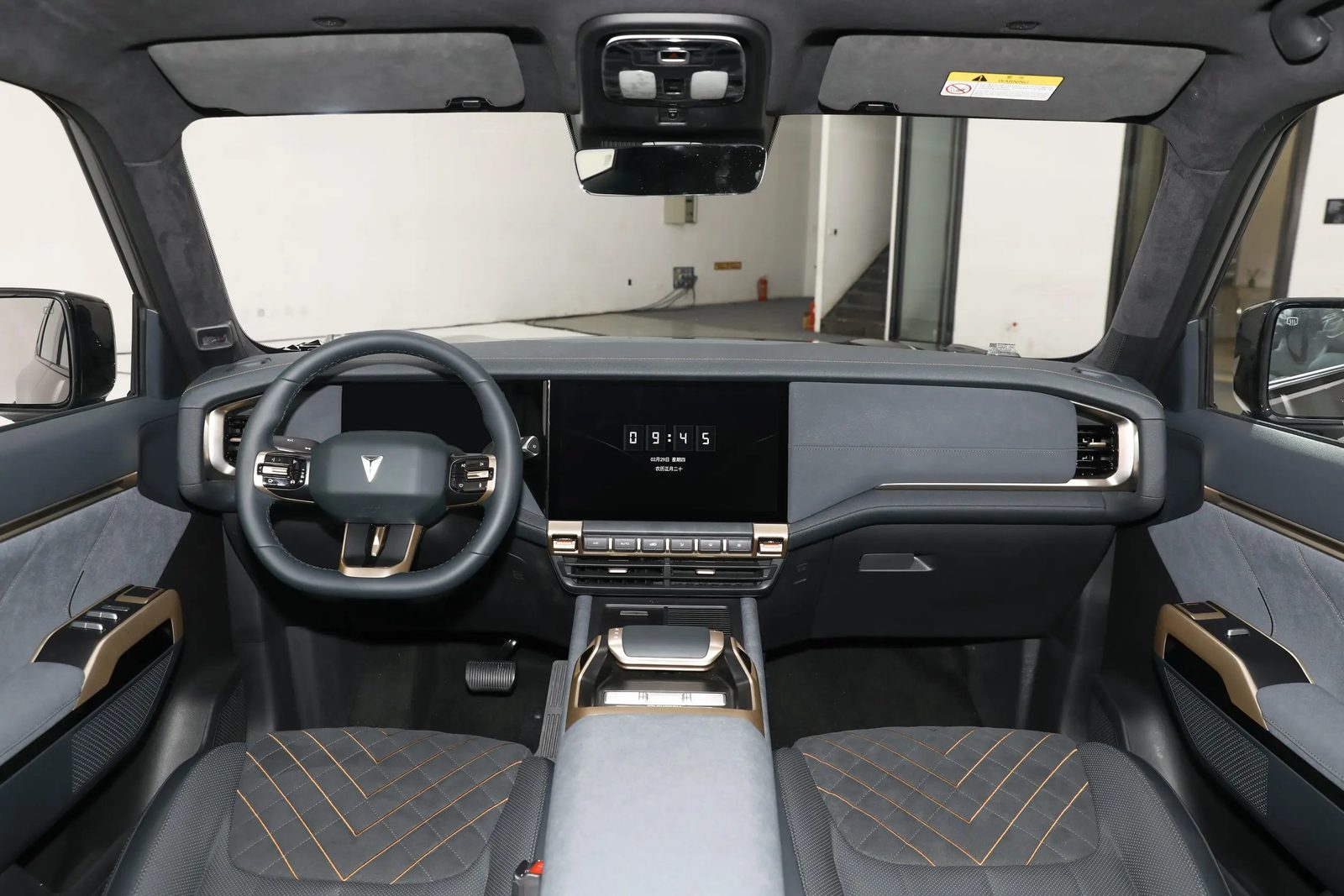 Deepal G318 EREV 2024 — главное фото модели, интерьер, передняя панель, рынок internal_mvp