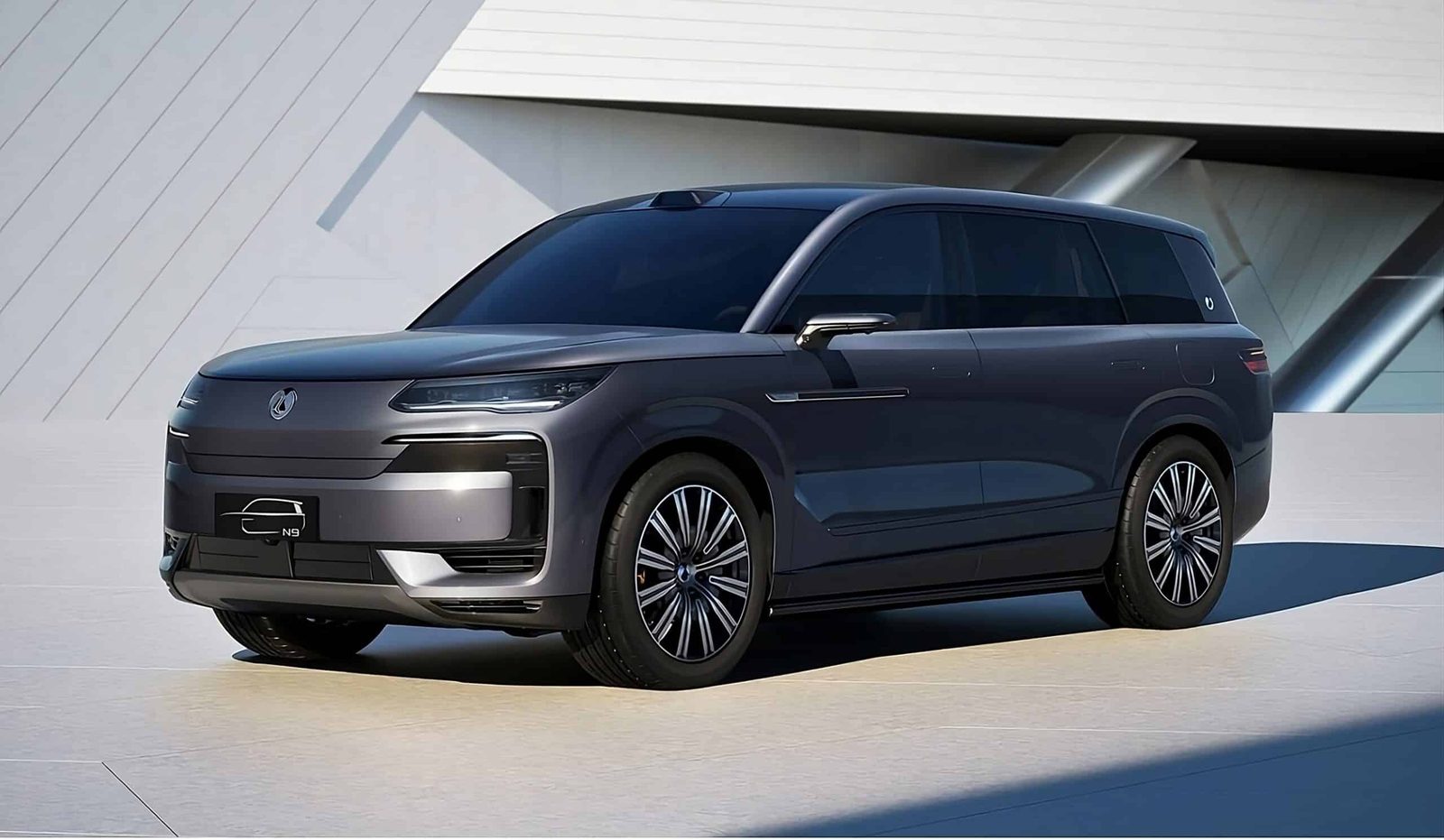 Denza N9 EV 2026 — главное фото модели, экстерьер, вид спереди 3/4, рынок internal_mvp