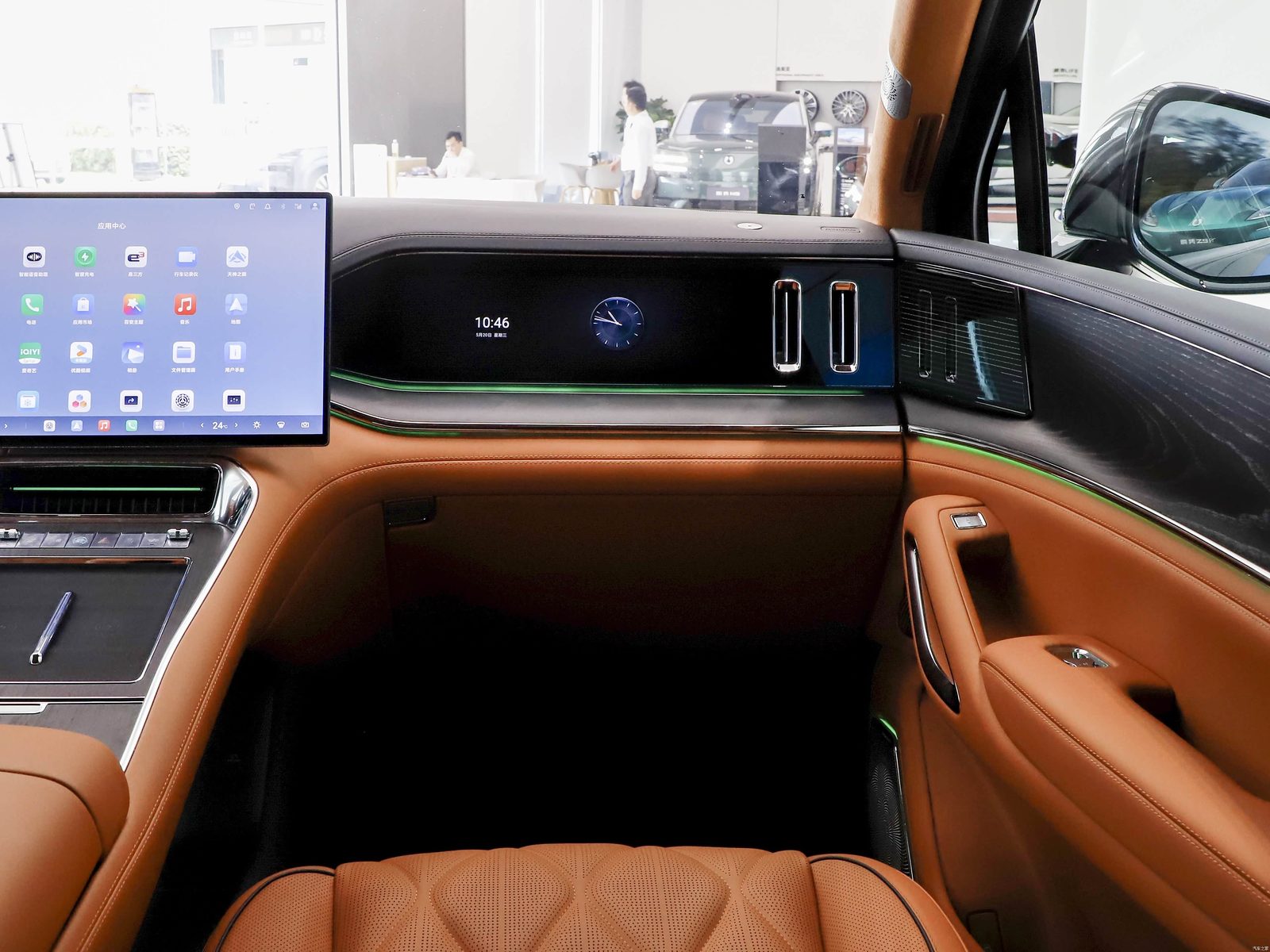 Denza N9 EV 2026 — интерьер, второй ряд сидений, рынок internal_mvp
