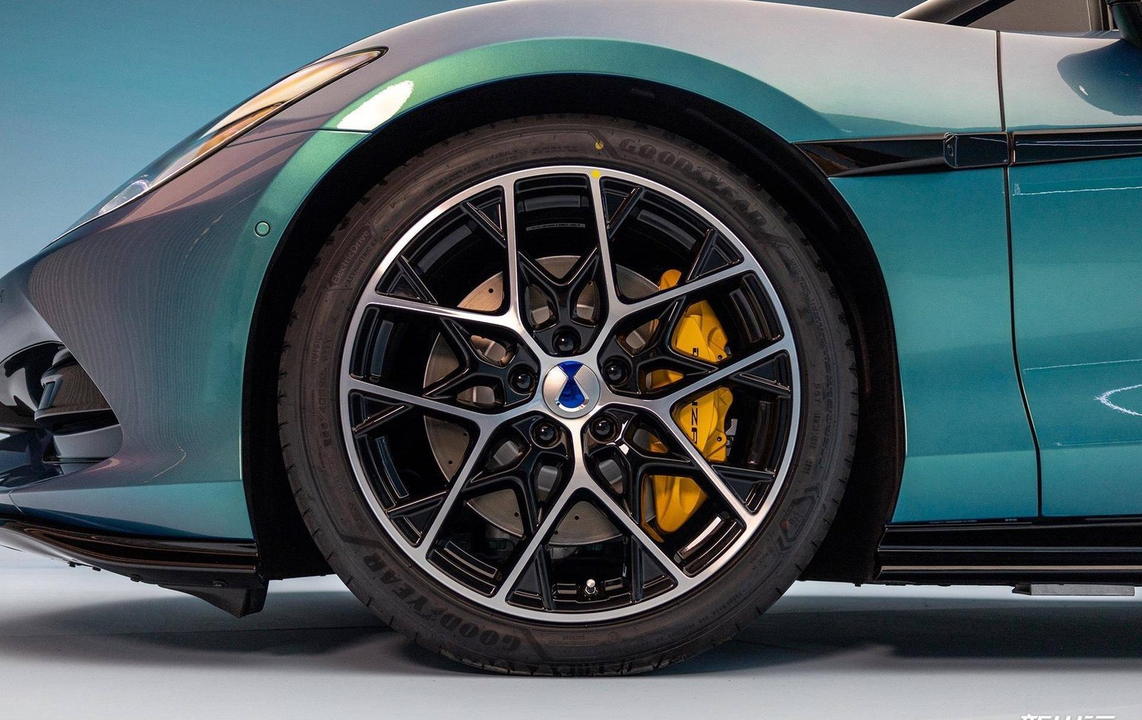 Denza Z 2026 — экстерьер, wheel detail, рынок China concept/prelaunch