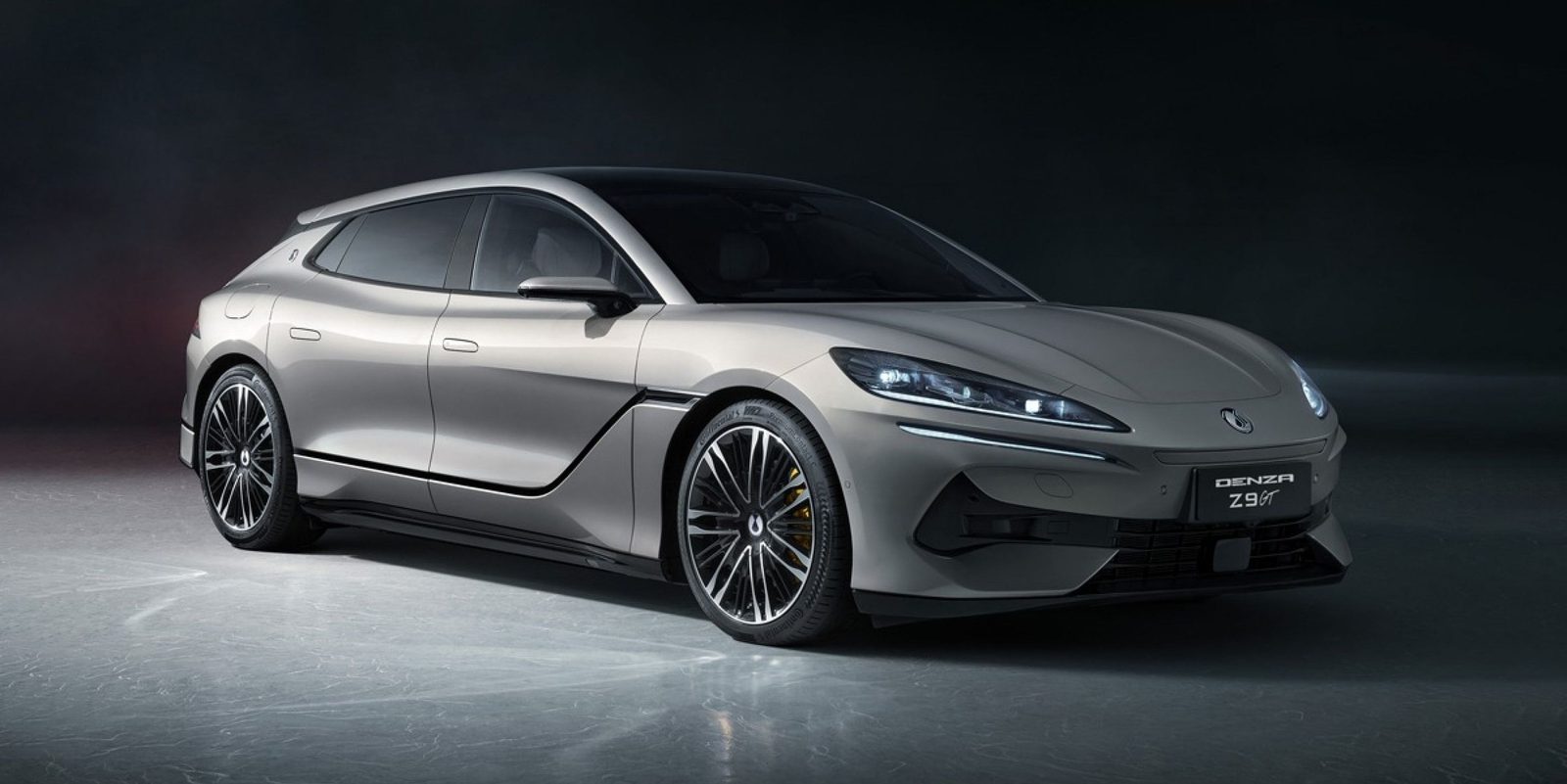 Denza Z9 GT EV 2024 — главное фото модели, экстерьер, https://www.jurnileasing.co.uk/uploads/denza-z9-gt-front-image(3046x1524-crop).jpg, рынок internal_mvp