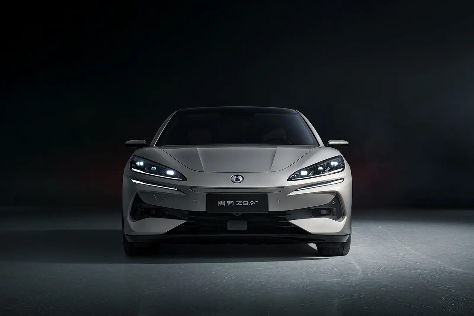 Denza Z9 GT EV 2024 — экстерьер, вид спереди, рынок internal_mvp