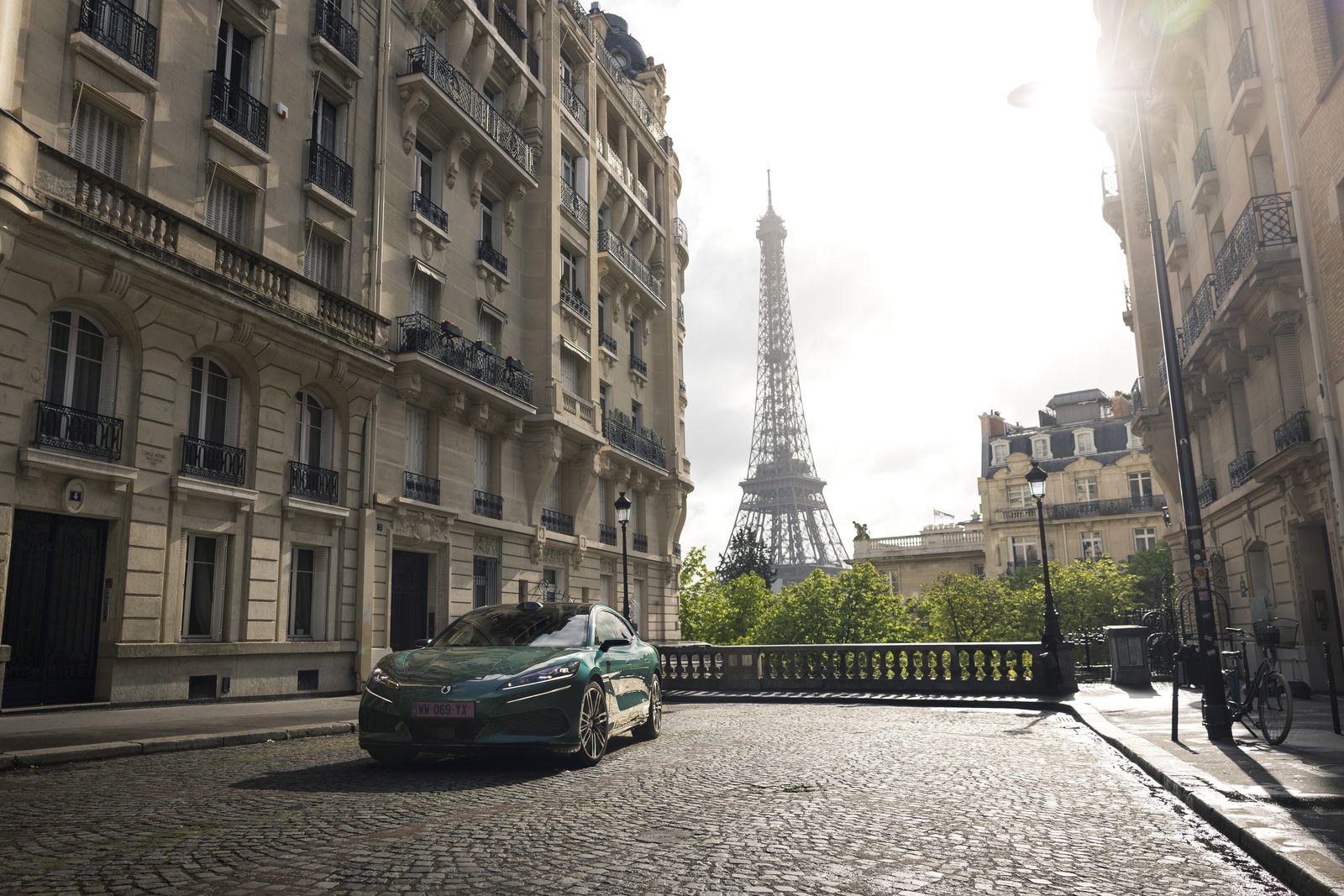 Denza Z9 GT EV 2024 — экстерьер, вид спереди 3/4, рынок Europe/China