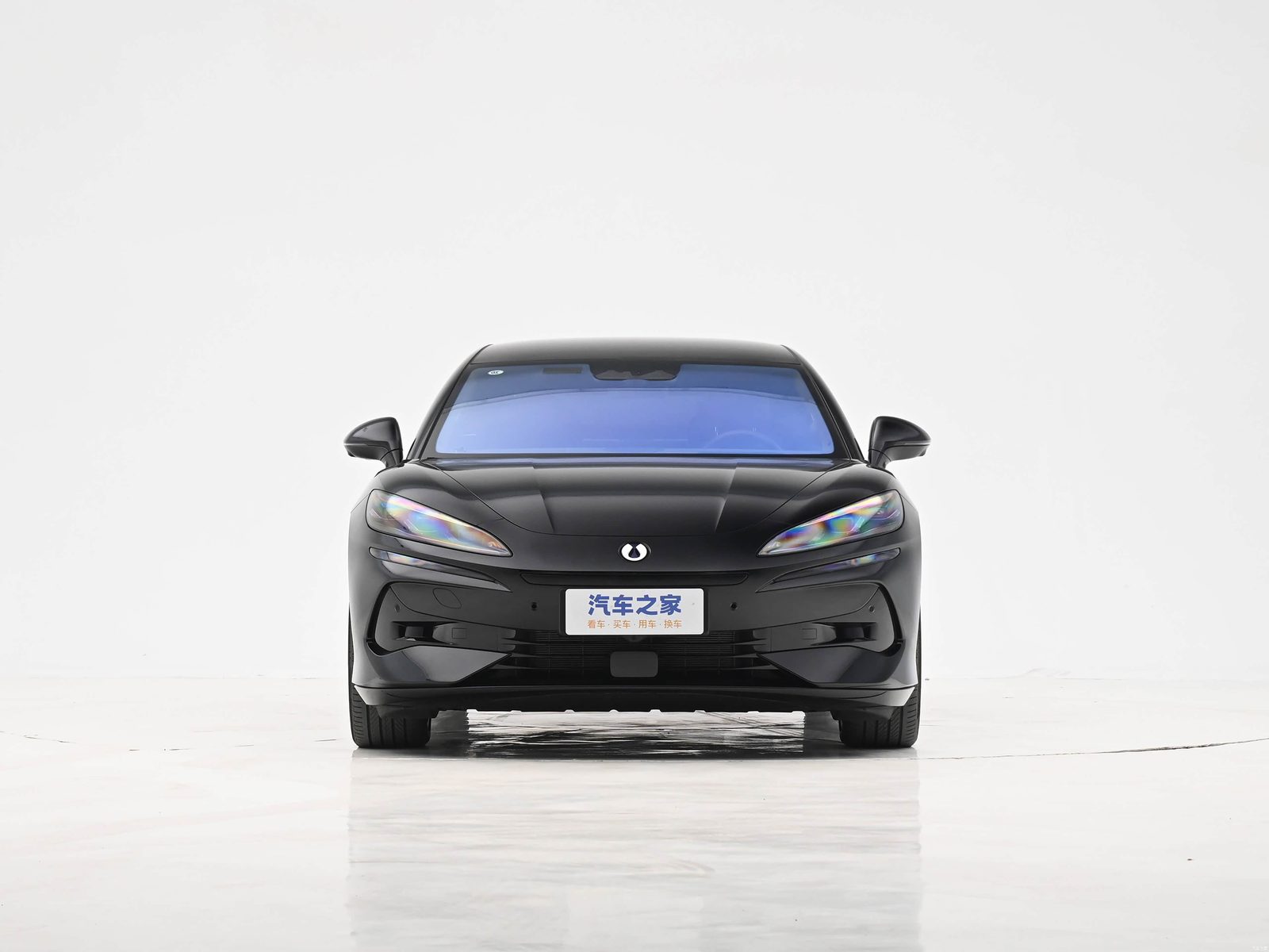 Denza Z9 PHEV 2024 — экстерьер, вид спереди, рынок China
