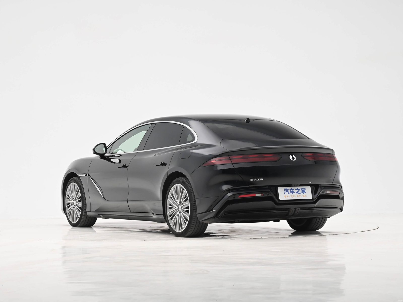 Denza Z9 PHEV 2024 — экстерьер, вид сзади 3/4, рынок China