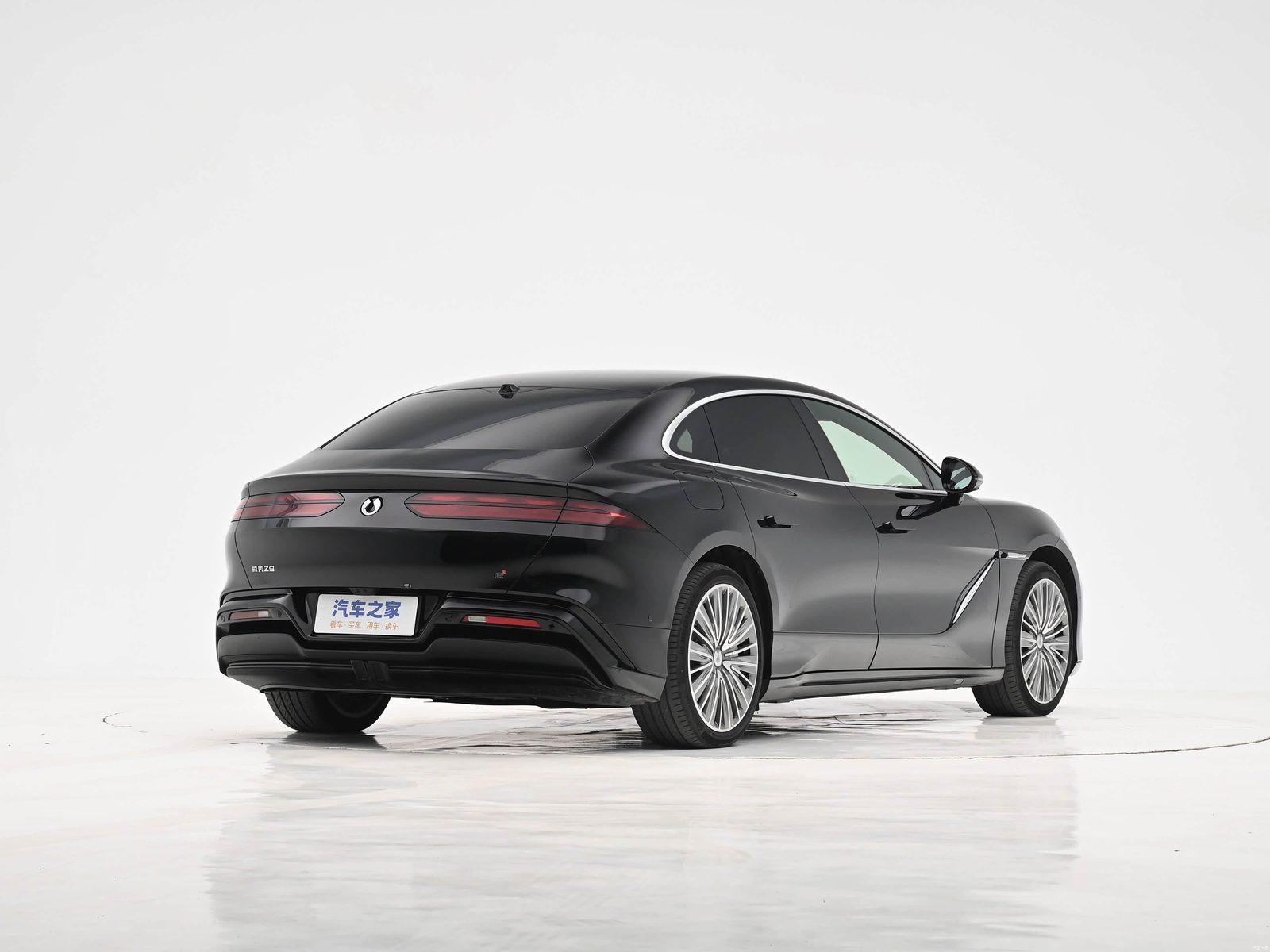Denza Z9 PHEV 2024 — экстерьер, rear 3q opposite, рынок China