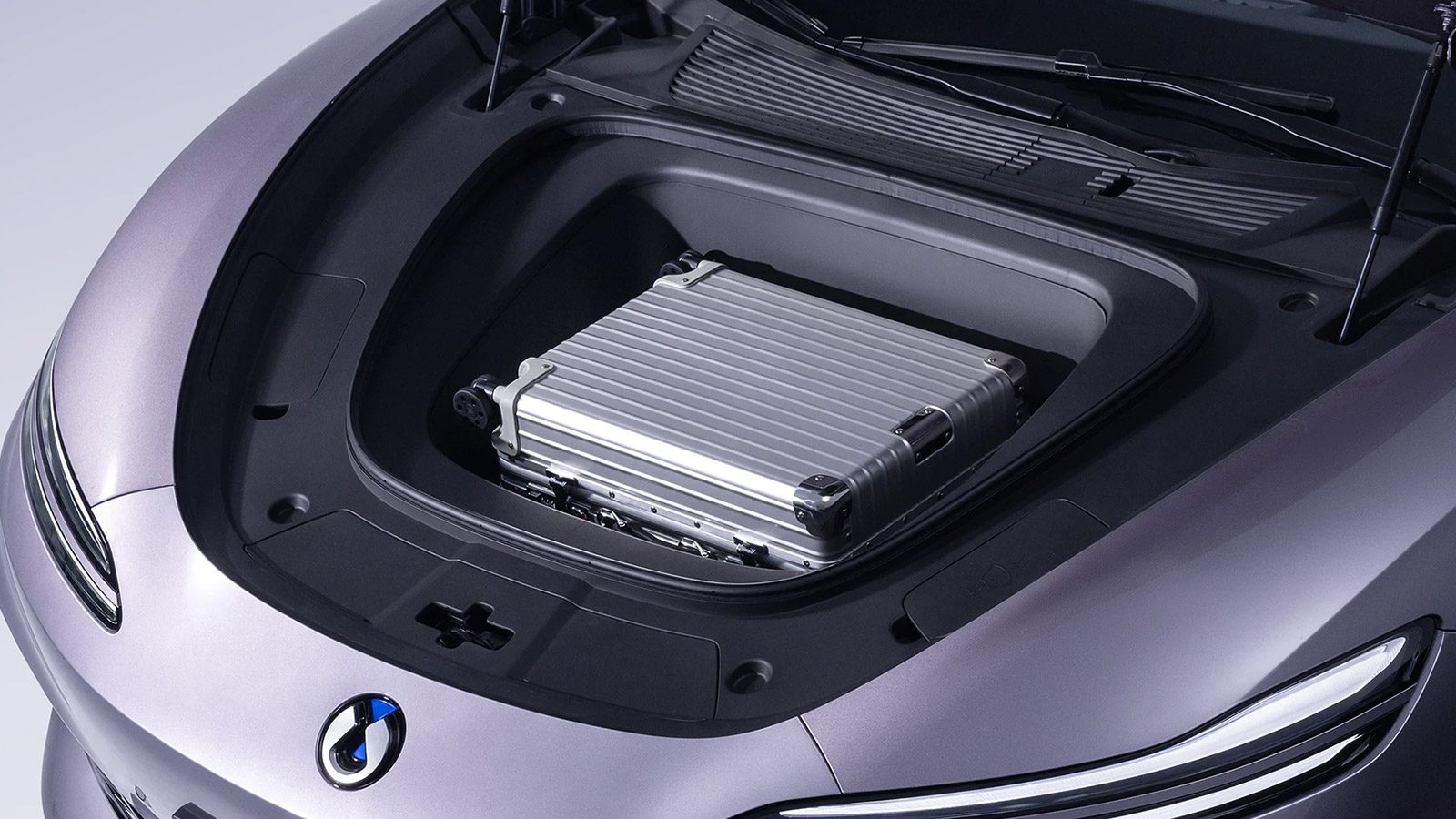 Denza Z9S EV 2026 — экстерьер, open frunk detail, рынок China pre-sale